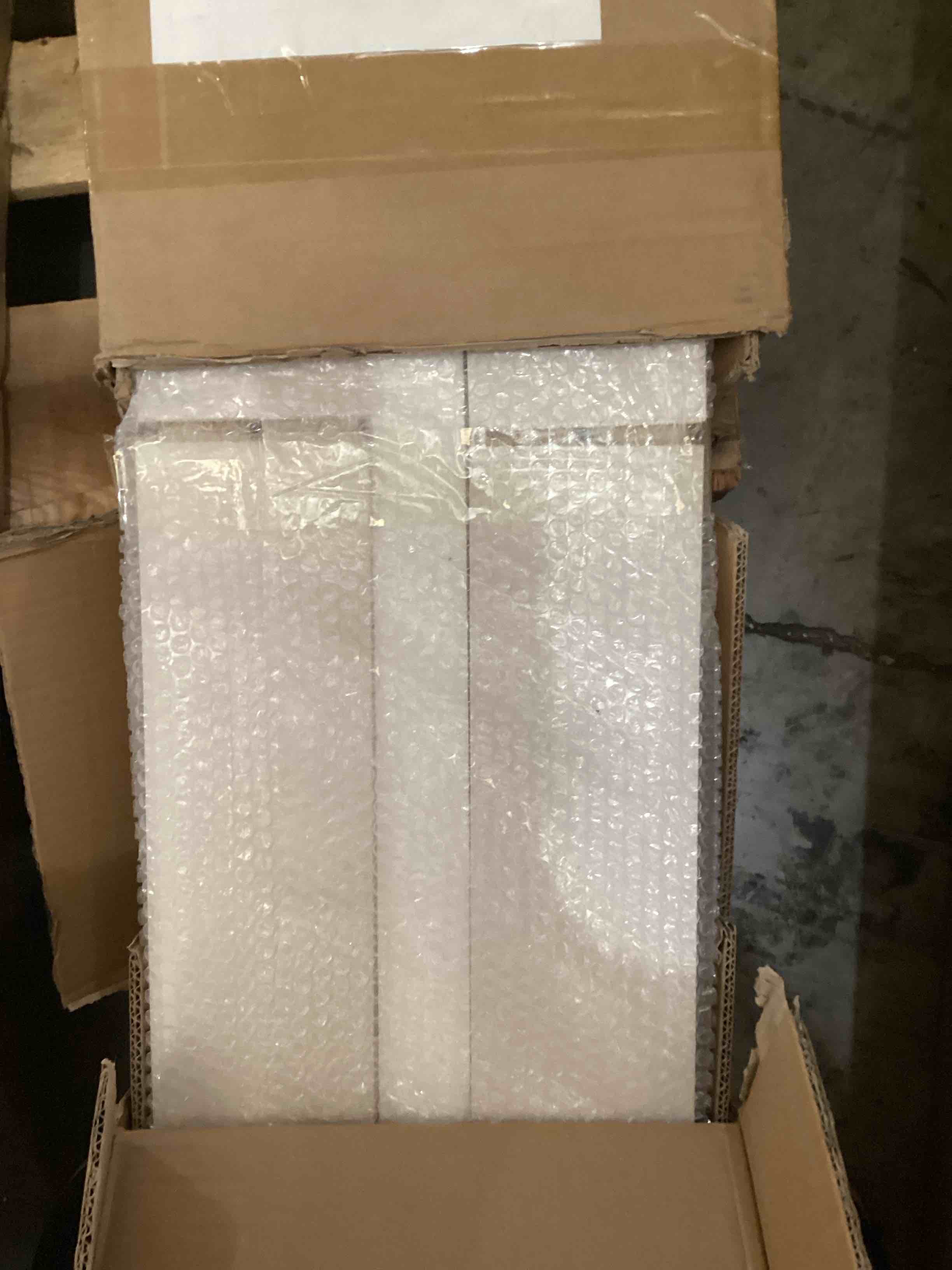 https://s3.amazonaws.com/lotting-images-prod/bidfta/BLU6142766_1724094083948.jpeg