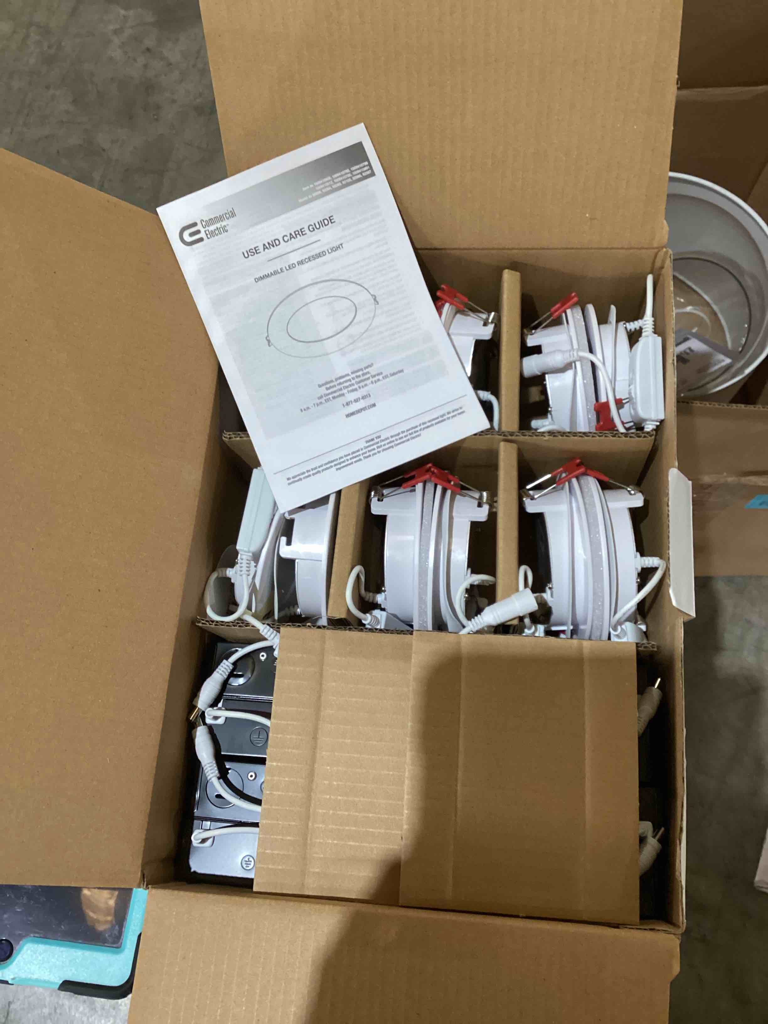 https://s3.amazonaws.com/lotting-images-prod/bidfta/BLU6146700_1714052075935.jpeg