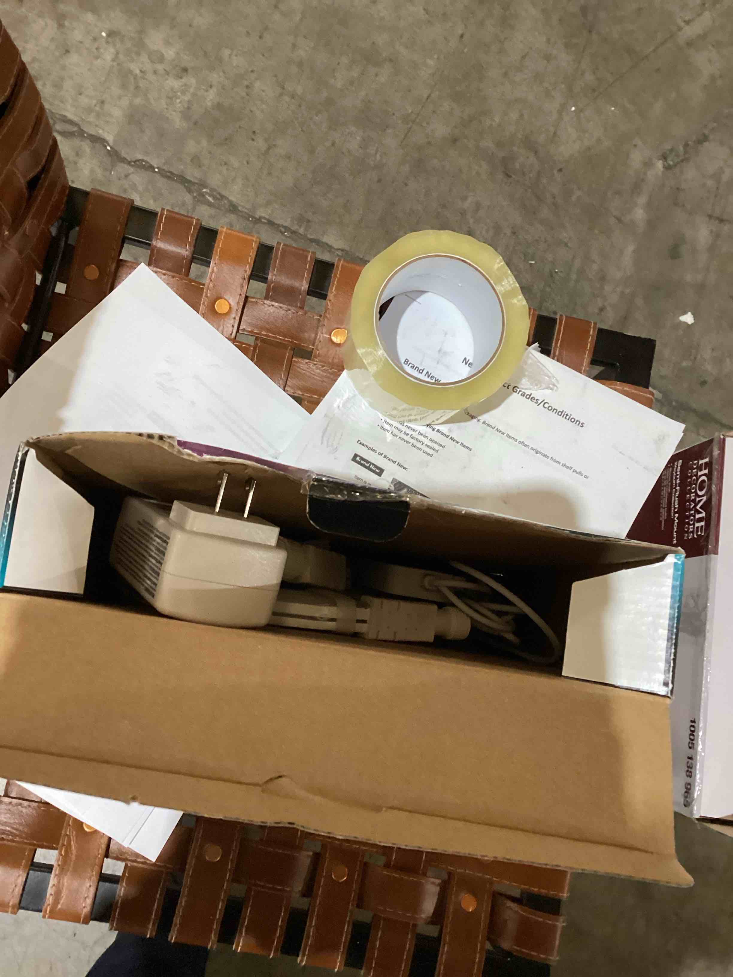 https://s3.amazonaws.com/lotting-images-prod/bidfta/BLU6146702_1714053238381.jpeg