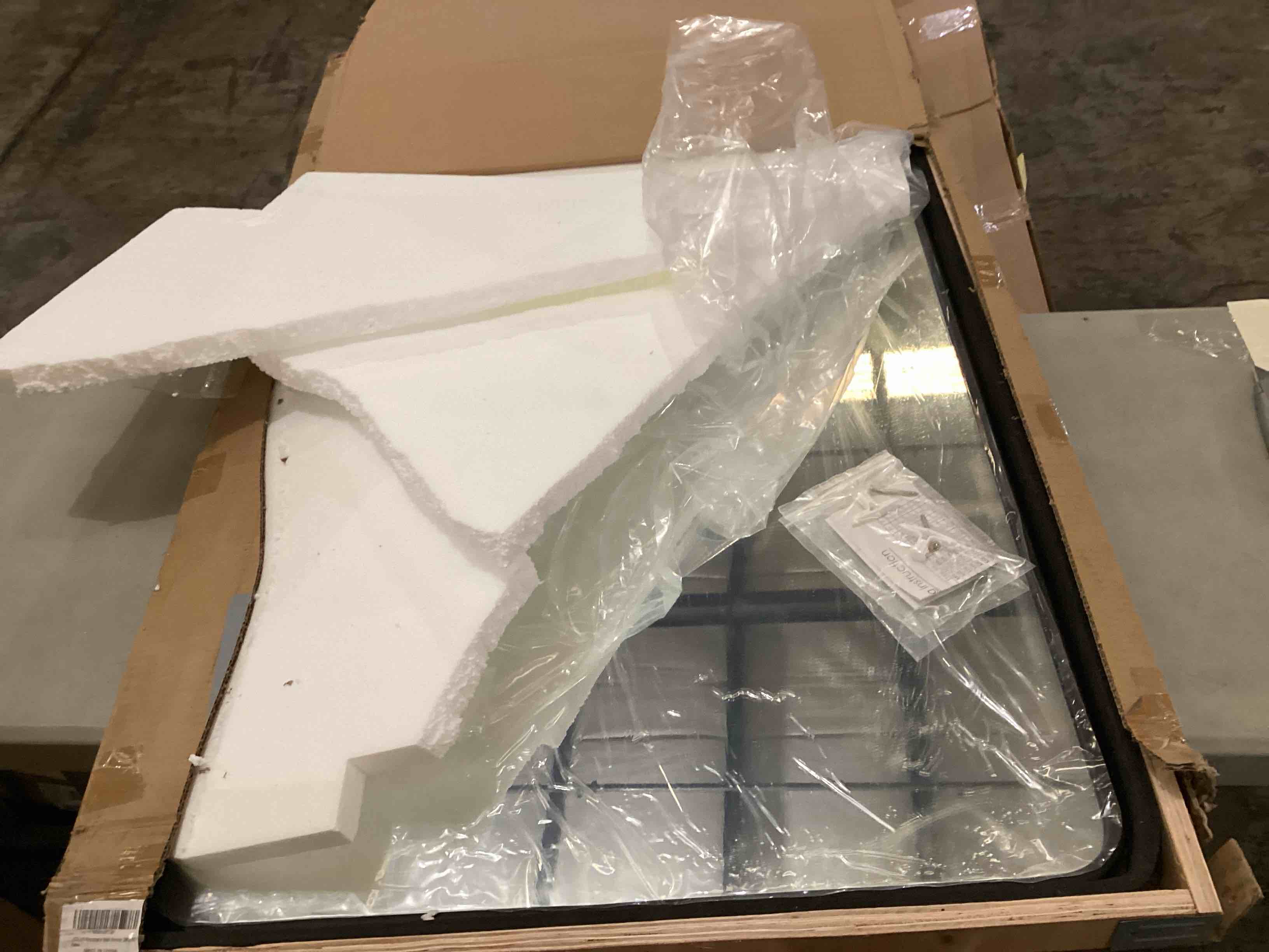 https://s3.amazonaws.com/lotting-images-prod/bidfta/BLU6147704_1719423395658.jpeg