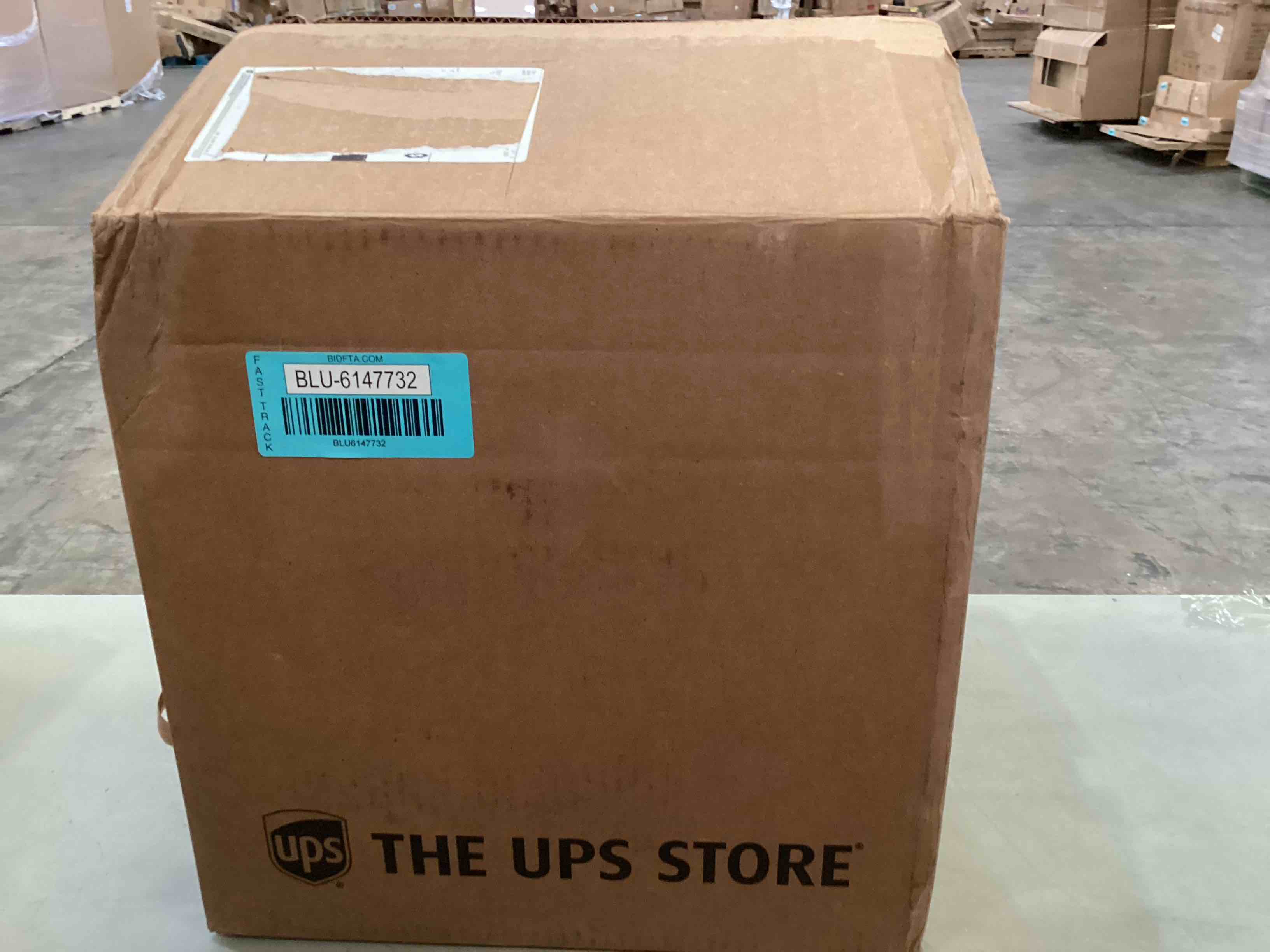 https://s3.amazonaws.com/lotting-images-prod/bidfta/BLU6147732_1719503232365.jpeg