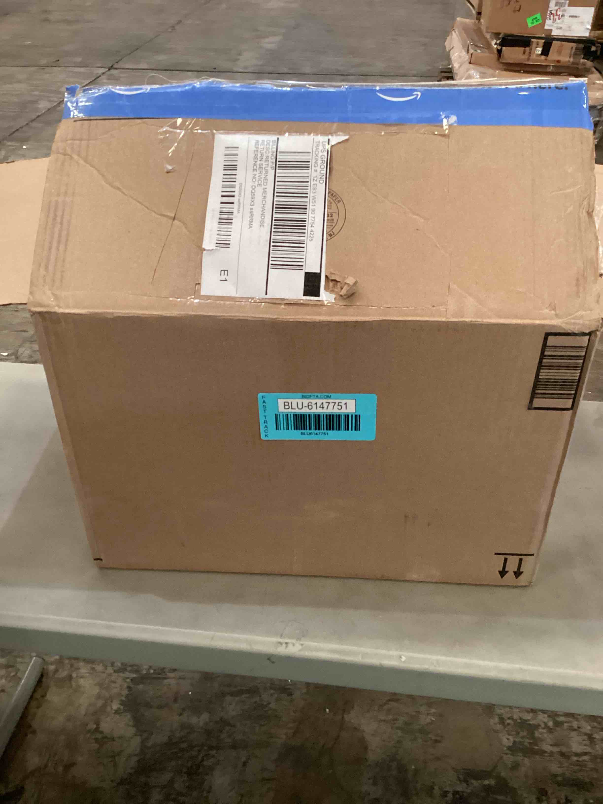 https://s3.amazonaws.com/lotting-images-prod/bidfta/BLU6147751_1719511135327.jpeg