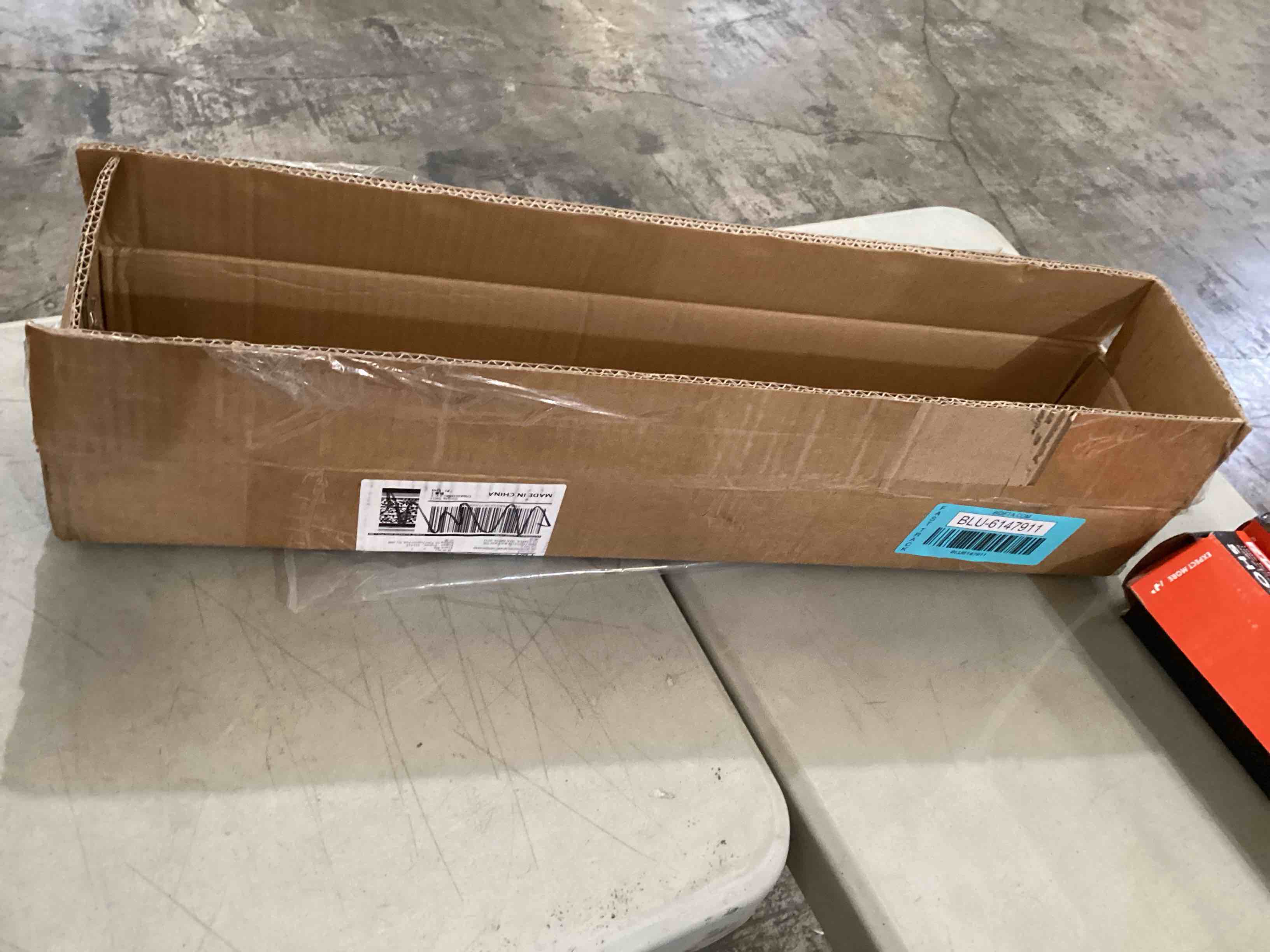 https://s3.amazonaws.com/lotting-images-prod/bidfta/BLU6147911_1720446683121.jpeg
