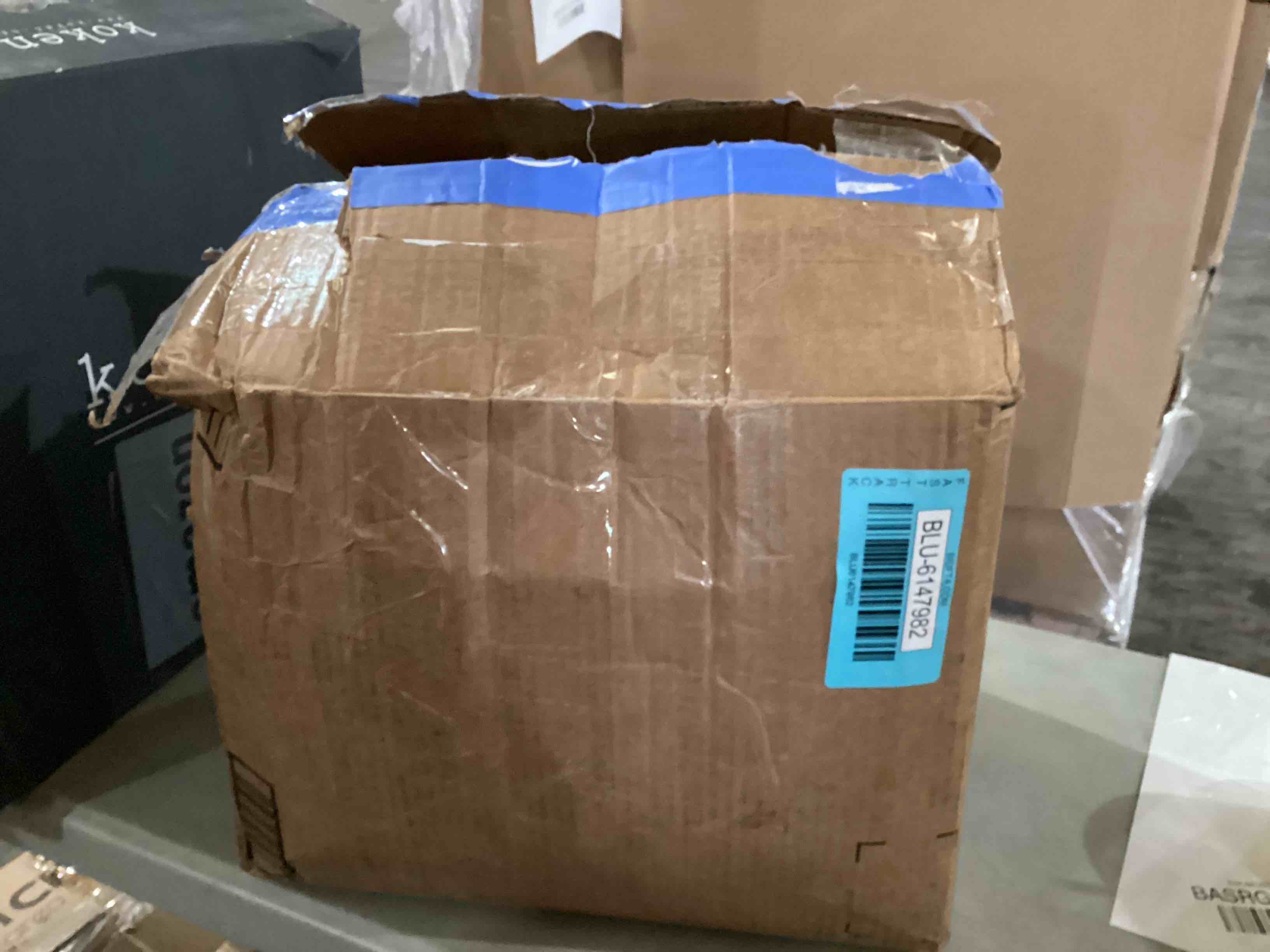https://s3.amazonaws.com/lotting-images-prod/bidfta/BLU6147982_1720184320646.jpeg
