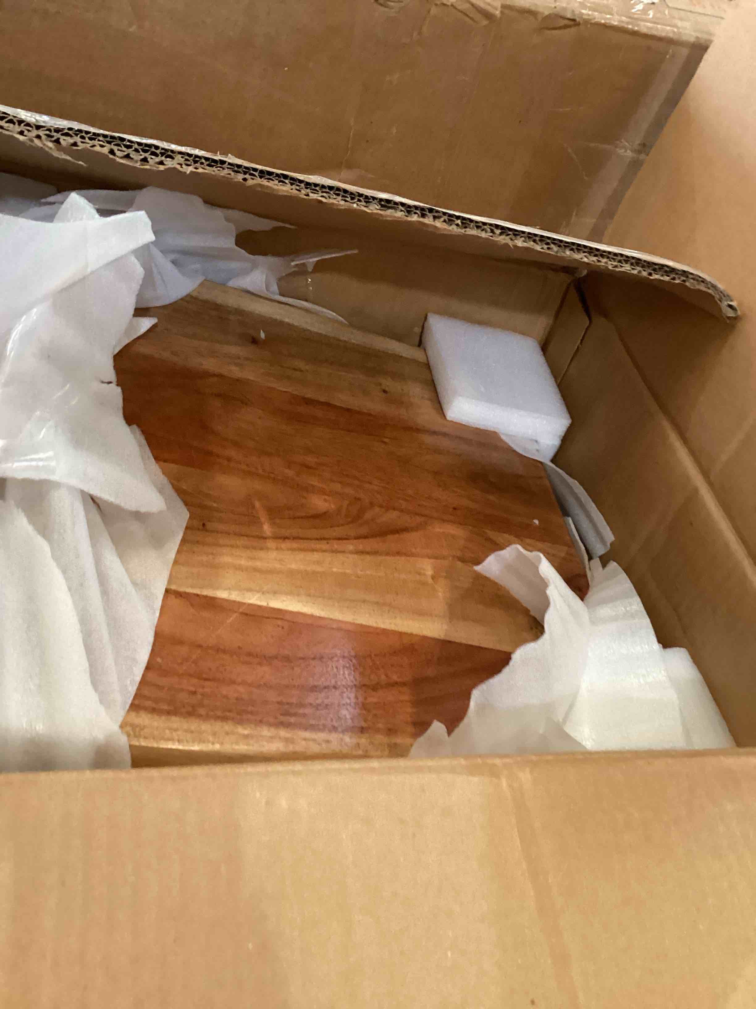 https://s3.amazonaws.com/lotting-images-prod/bidfta/BLU6148140_1720631847926.jpeg