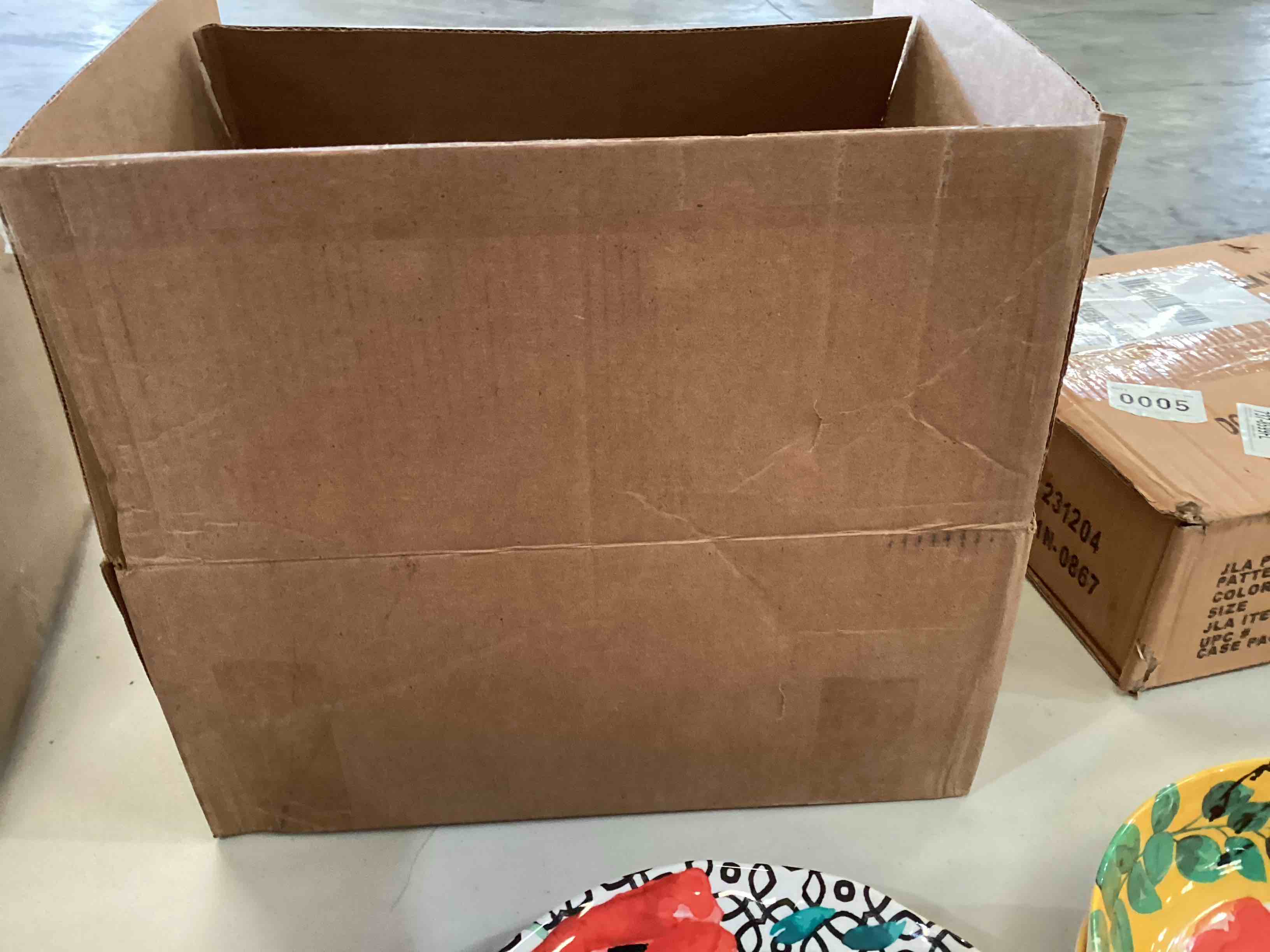 https://s3.amazonaws.com/lotting-images-prod/bidfta/BLU6148430_1721407785607.jpeg