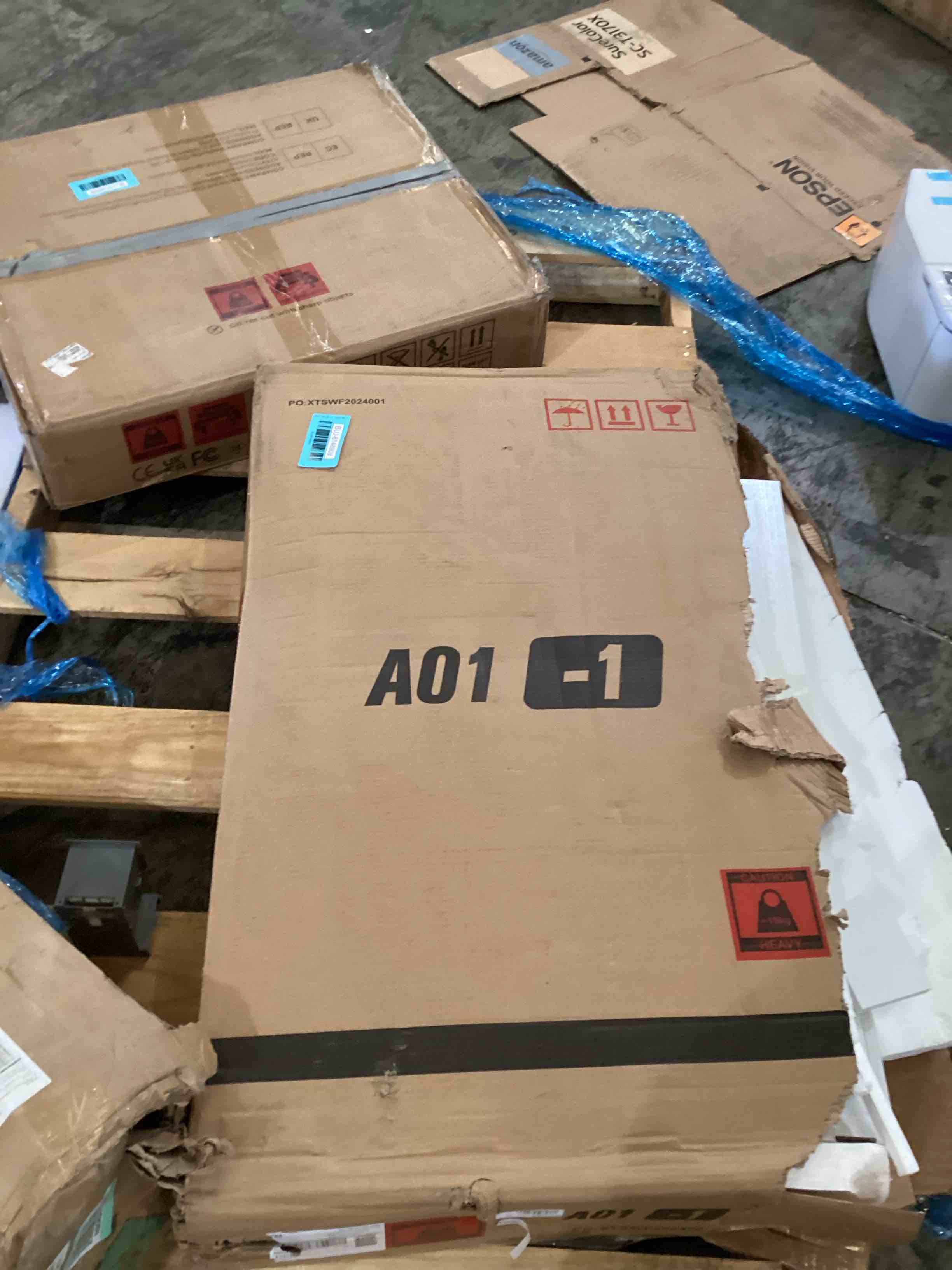 https://s3.amazonaws.com/lotting-images-prod/bidfta/BLU6148909_1722281857724.jpeg