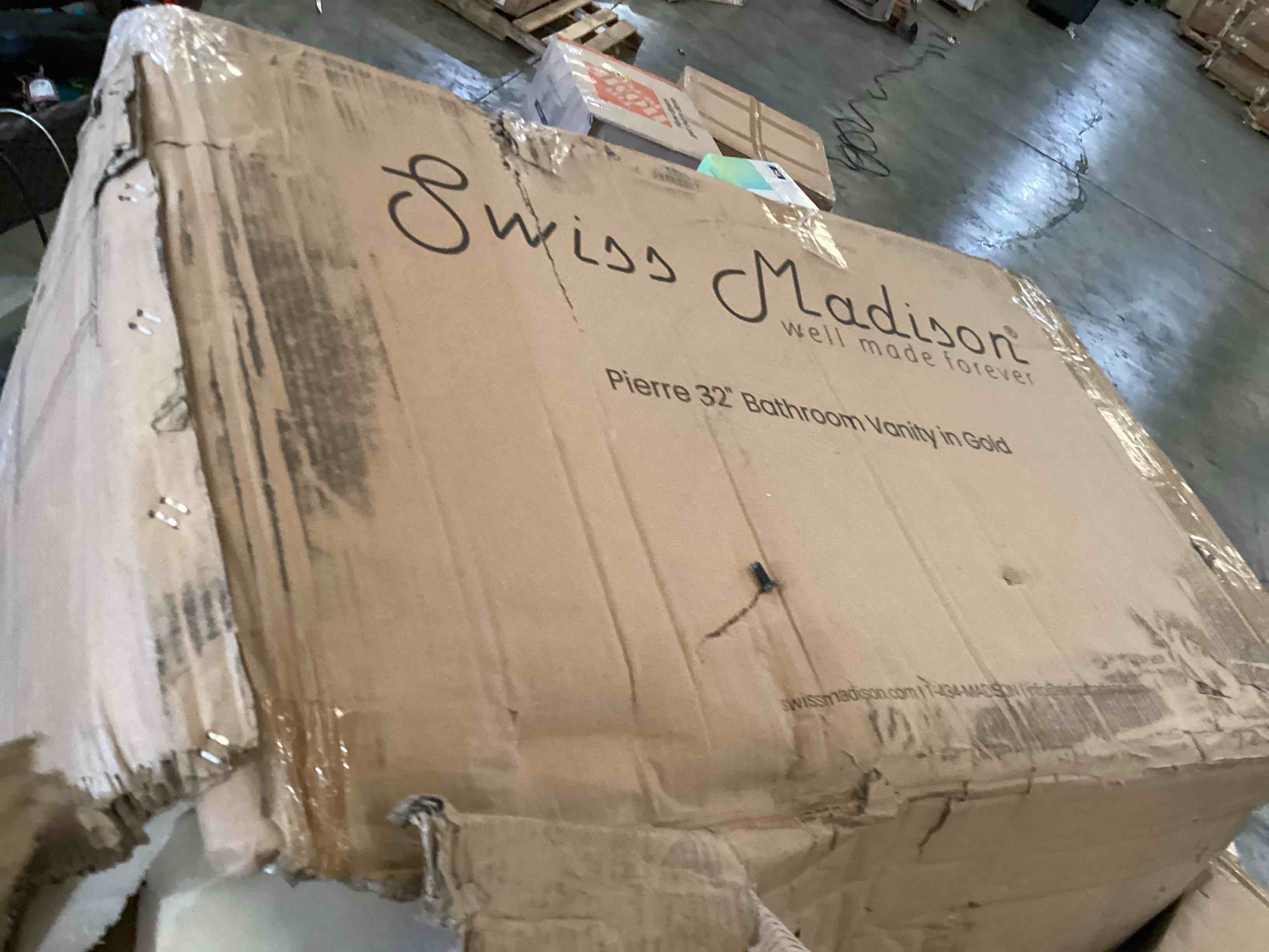 https://s3.amazonaws.com/lotting-images-prod/bidfta/BLU6151245_1723483737276.jpeg