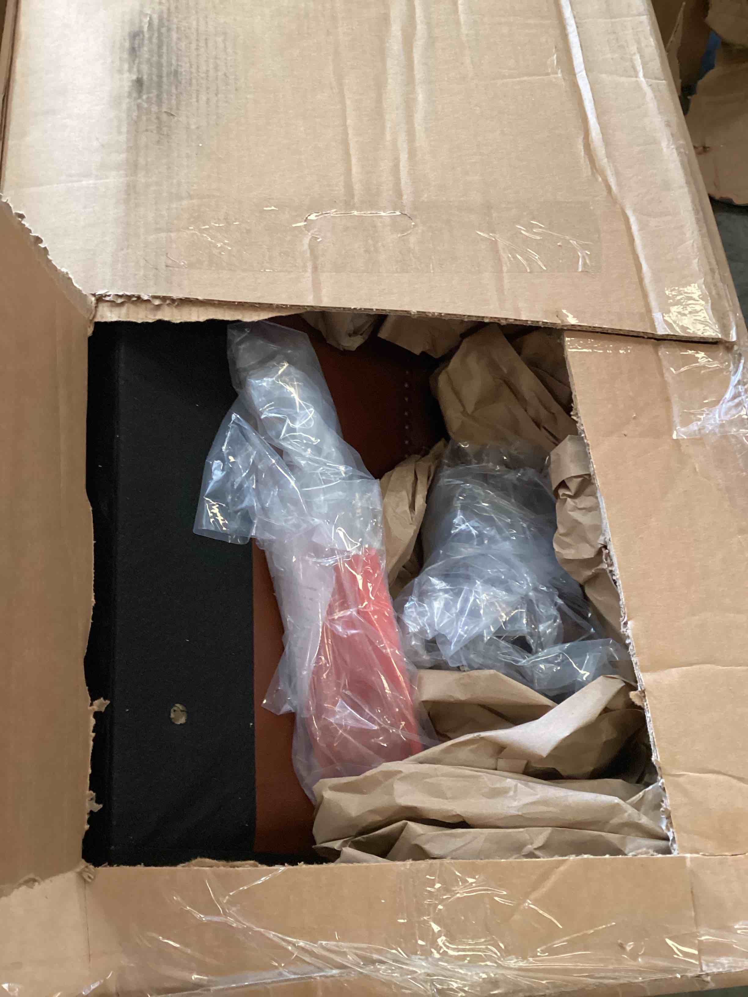 https://s3.amazonaws.com/lotting-images-prod/bidfta/BLU6151934_1724428226351.jpeg