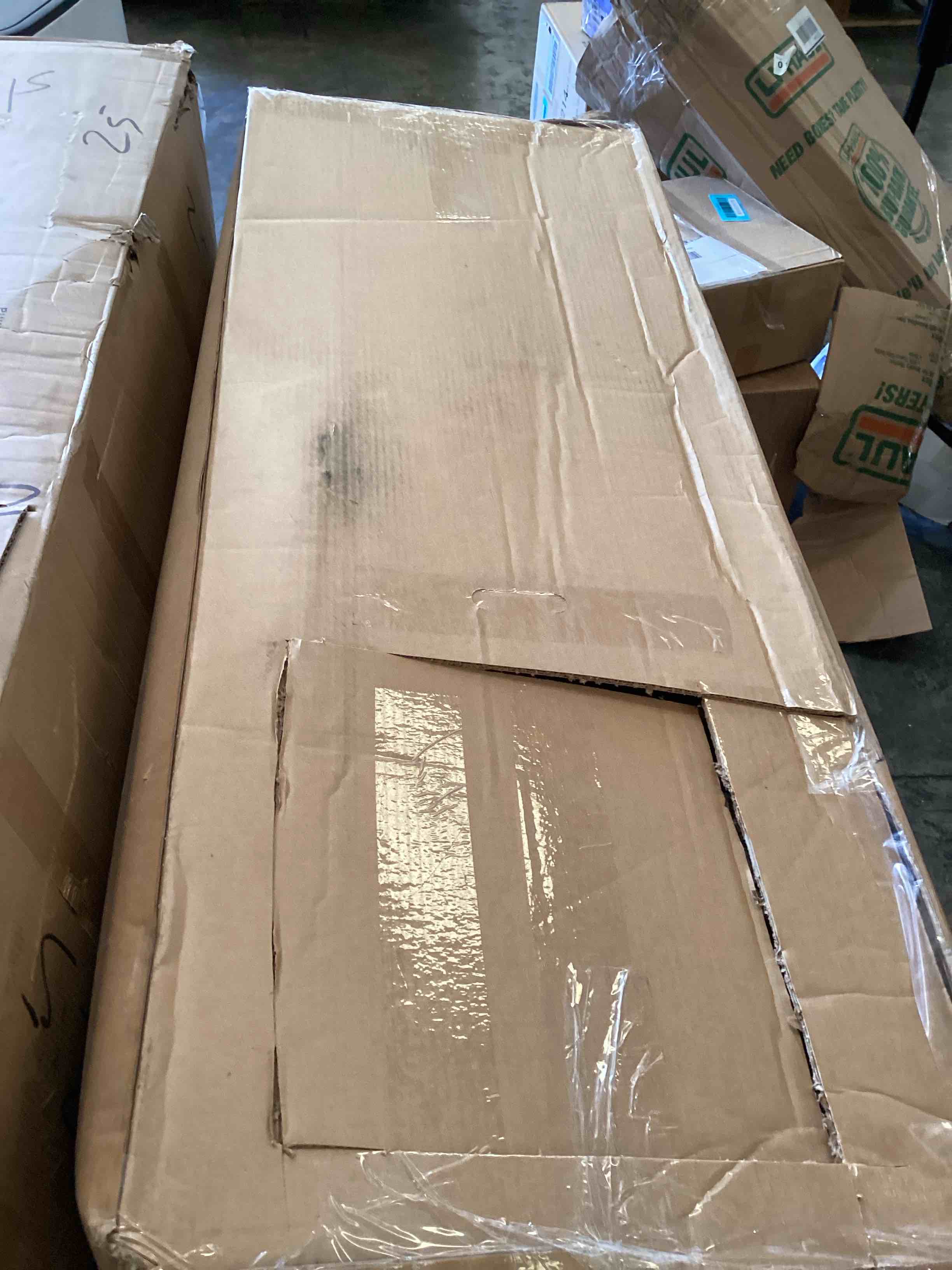 https://s3.amazonaws.com/lotting-images-prod/bidfta/BLU6151934_1724428229750.jpeg