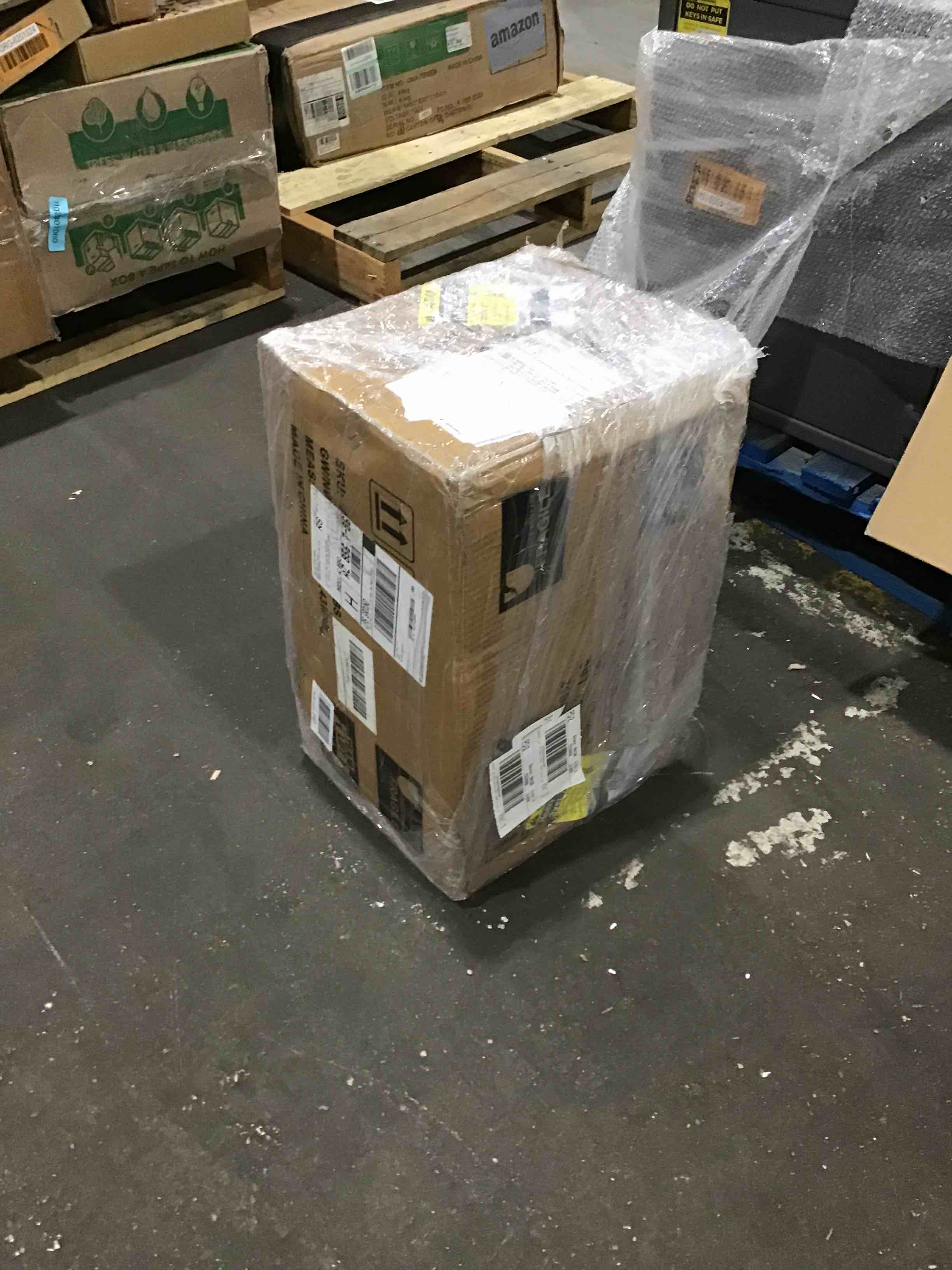 https://s3.amazonaws.com/lotting-images-prod/bidfta/BLU6181963_1716393448032.jpeg