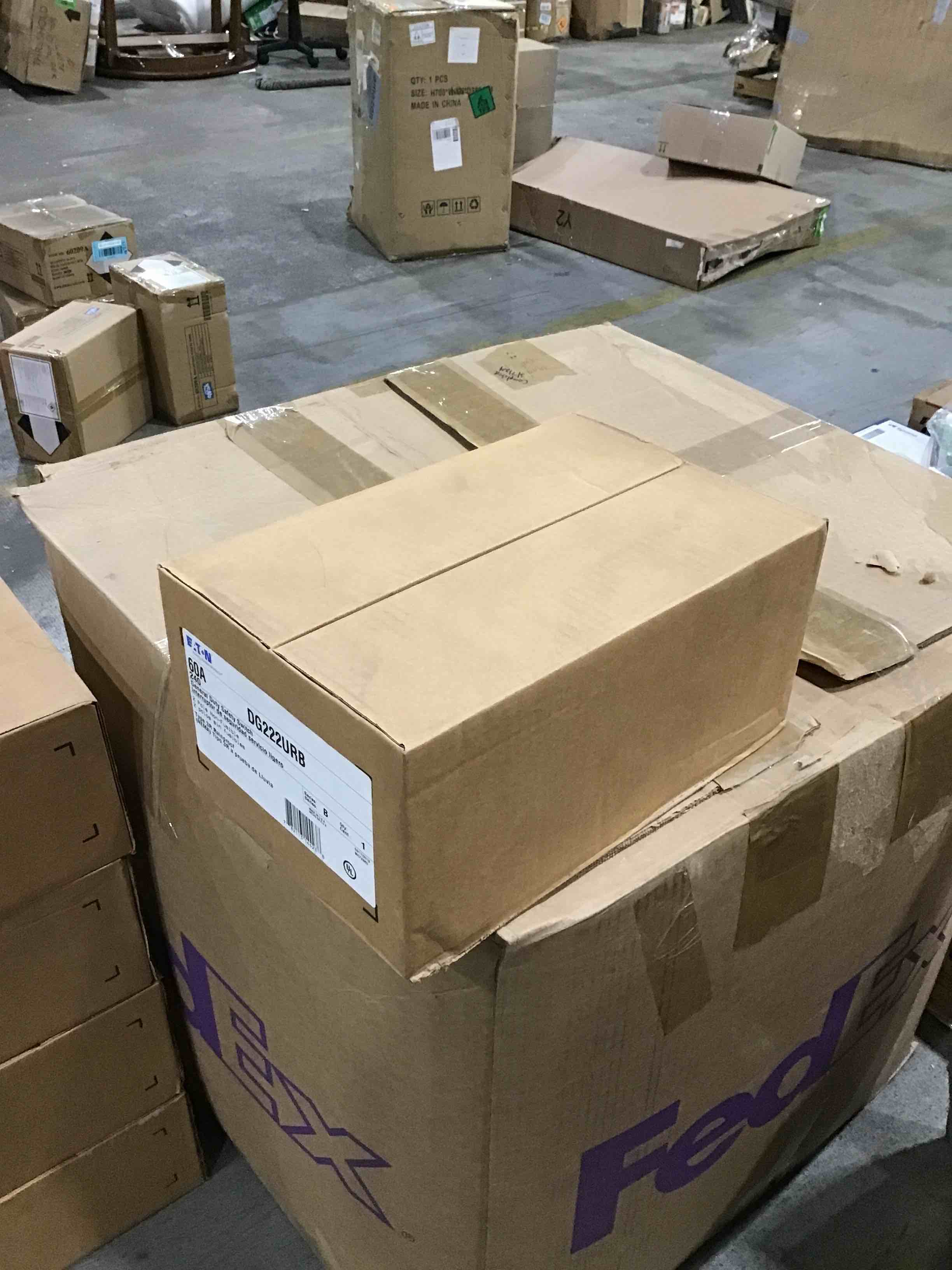 https://s3.amazonaws.com/lotting-images-prod/bidfta/BLU6182072_1716490942824.jpeg