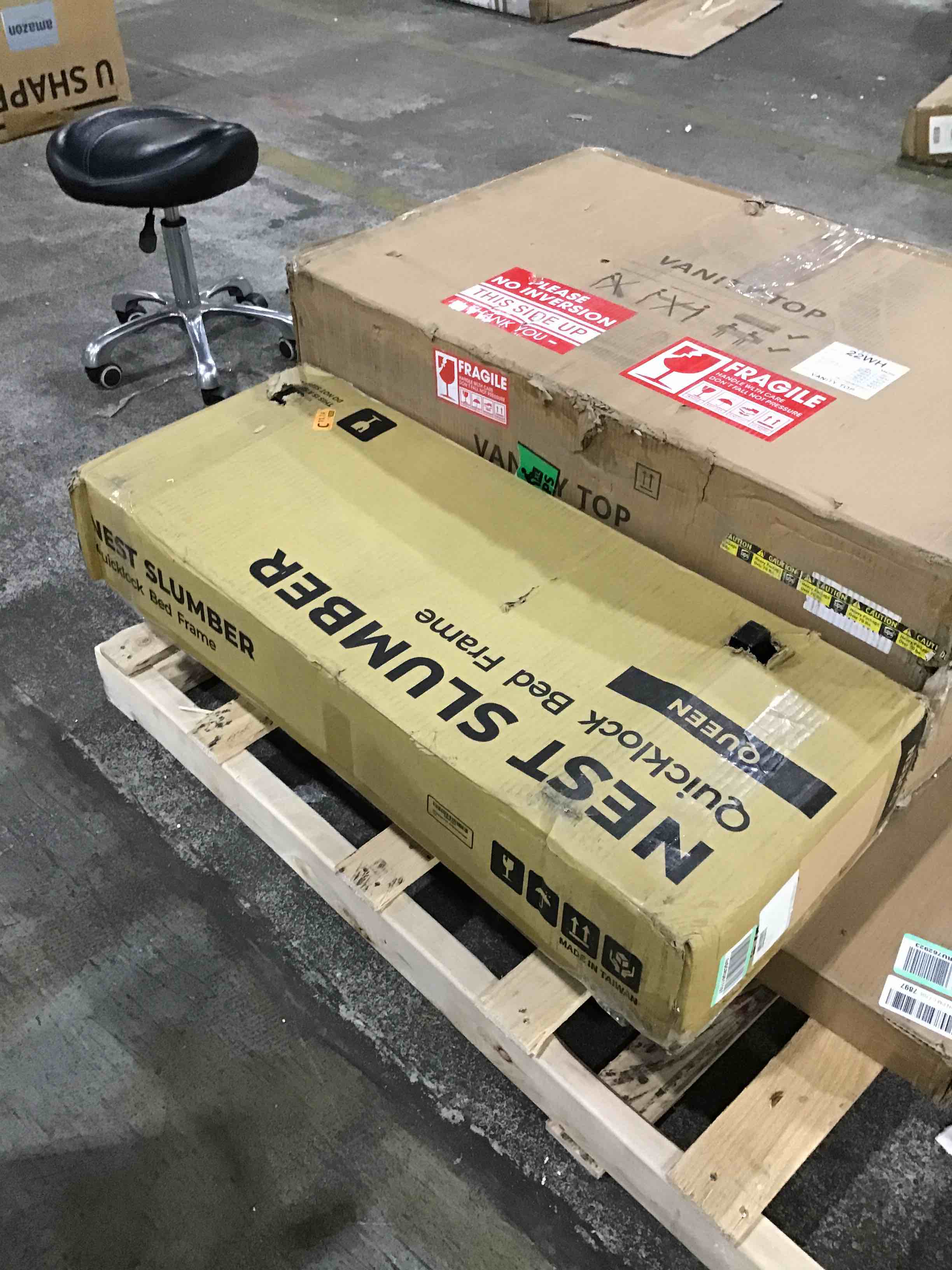 https://s3.amazonaws.com/lotting-images-prod/bidfta/BLU6182100_1716578833761.jpeg