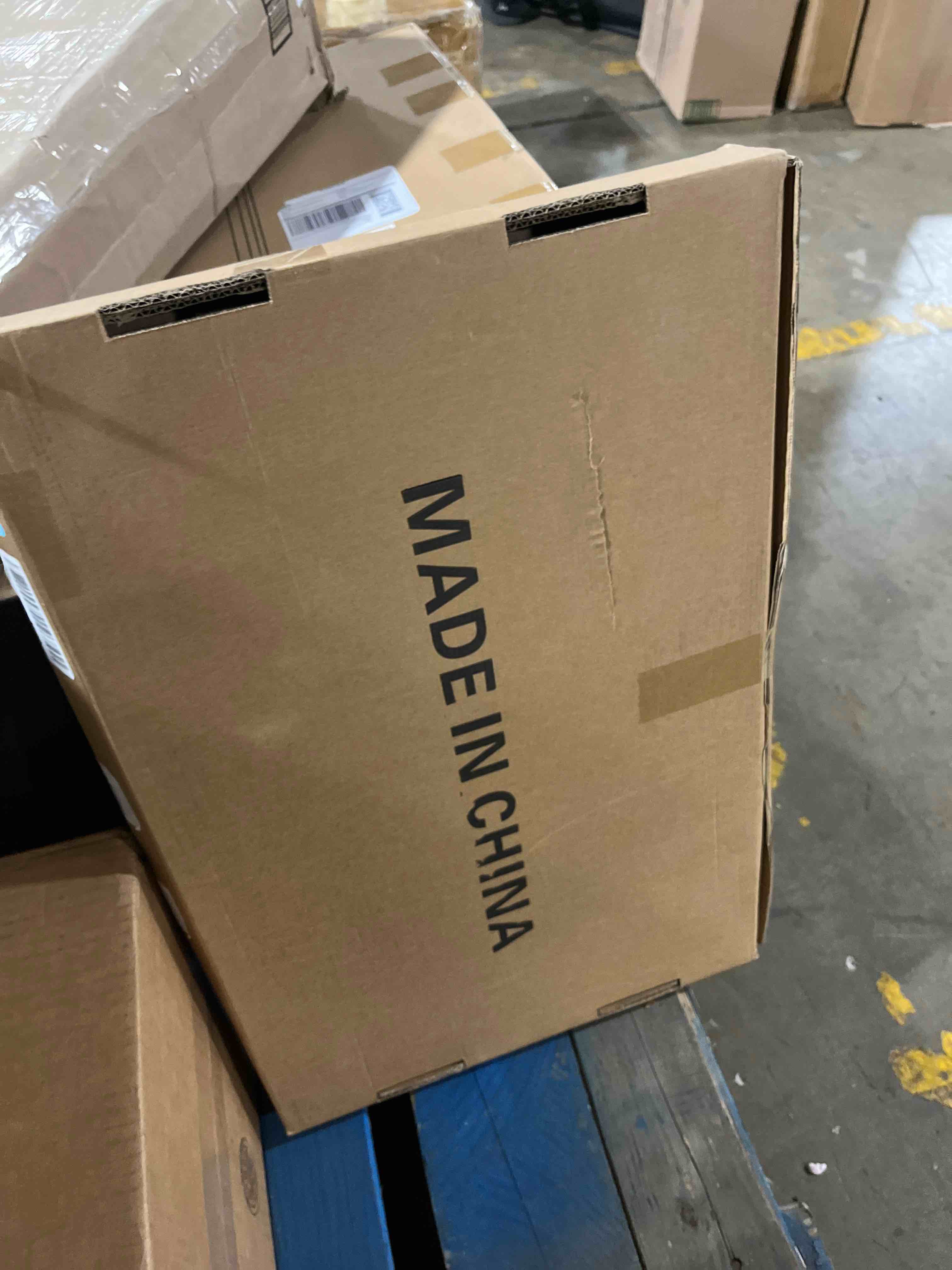 https://s3.amazonaws.com/lotting-images-prod/bidfta/BLU6188747_1714506575578.jpeg