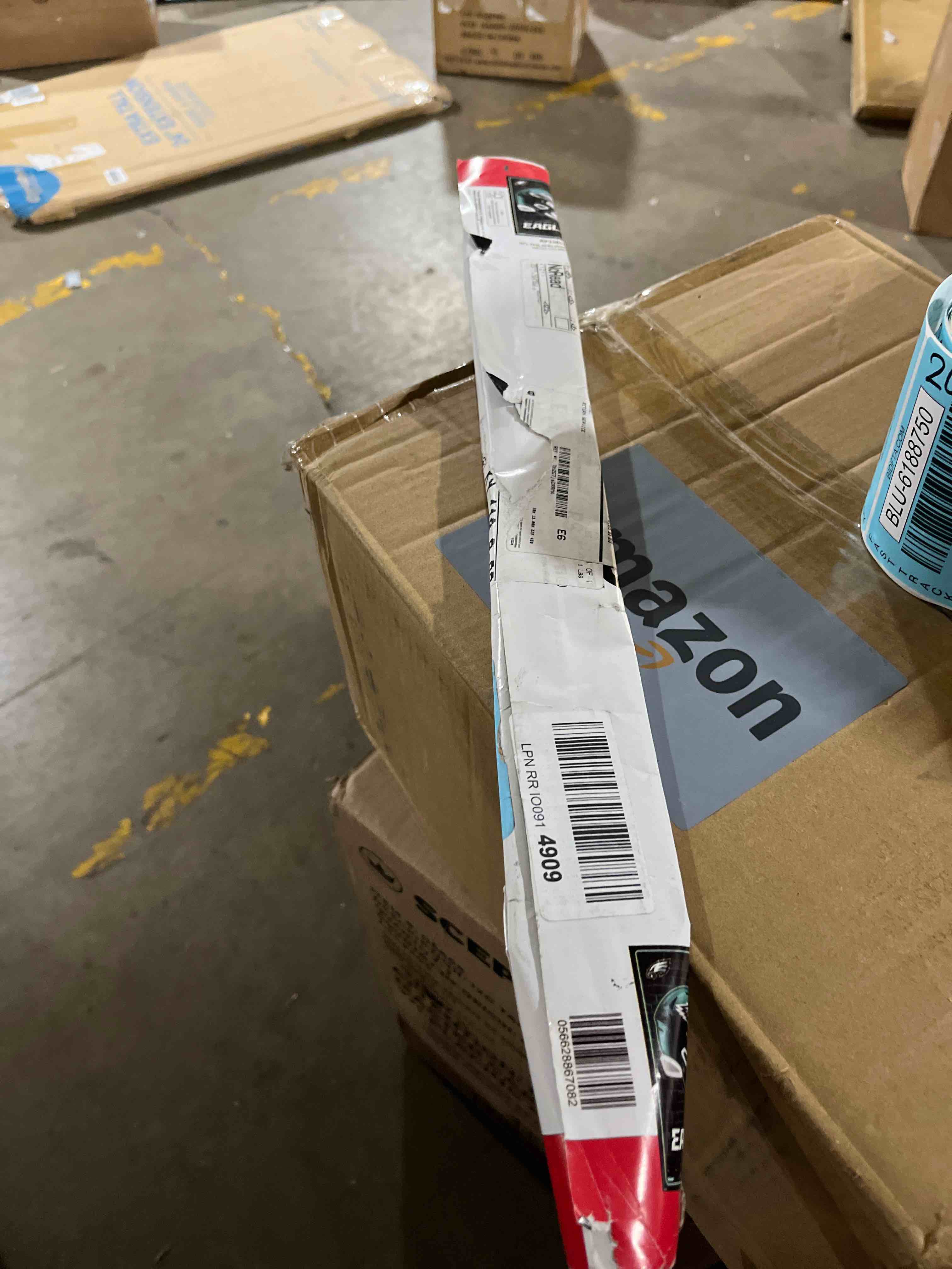 https://s3.amazonaws.com/lotting-images-prod/bidfta/BLU6188750_1714507198978.jpeg