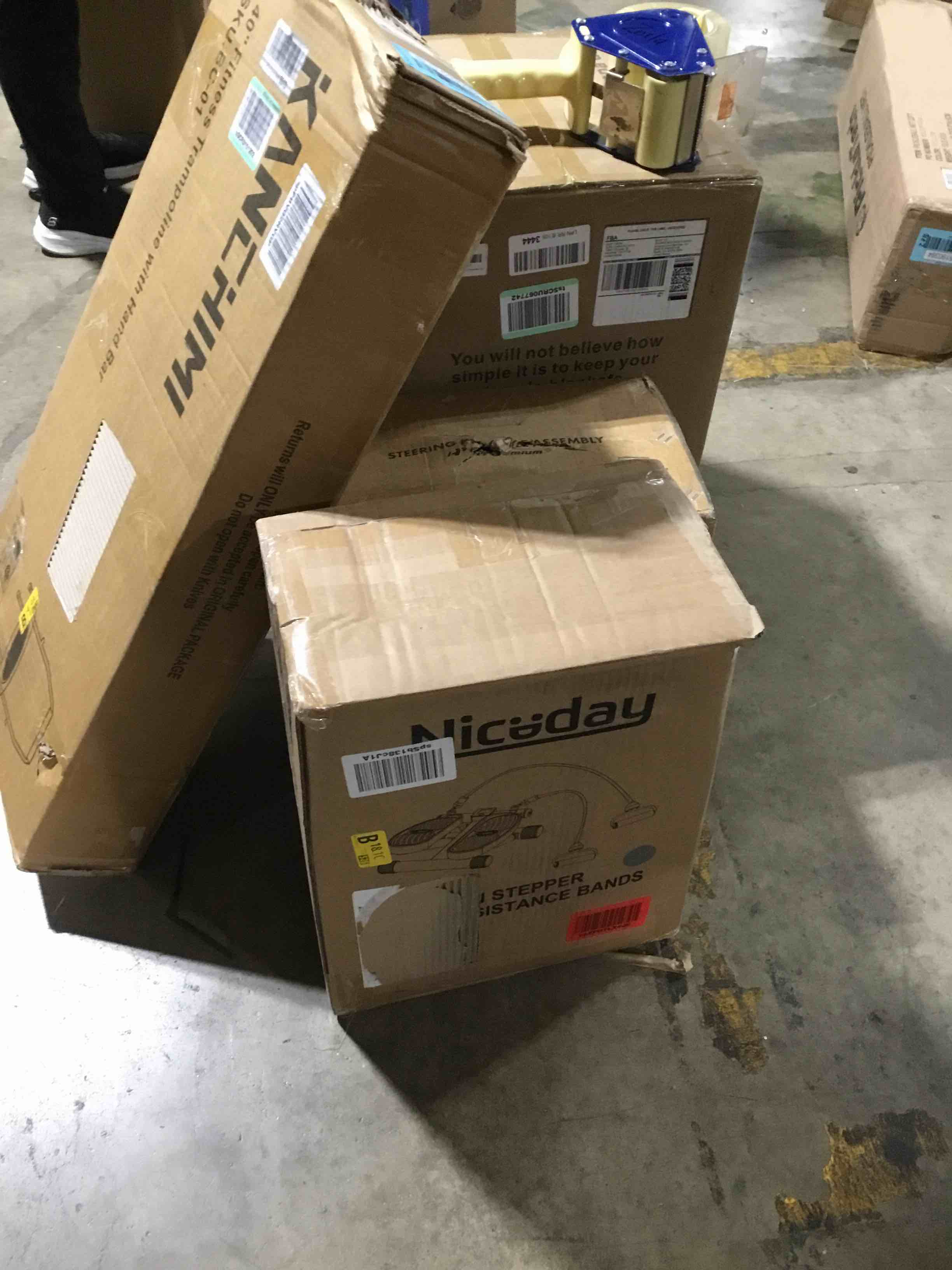 https://s3.amazonaws.com/lotting-images-prod/bidfta/BLU6190386_1714658095648.jpeg
