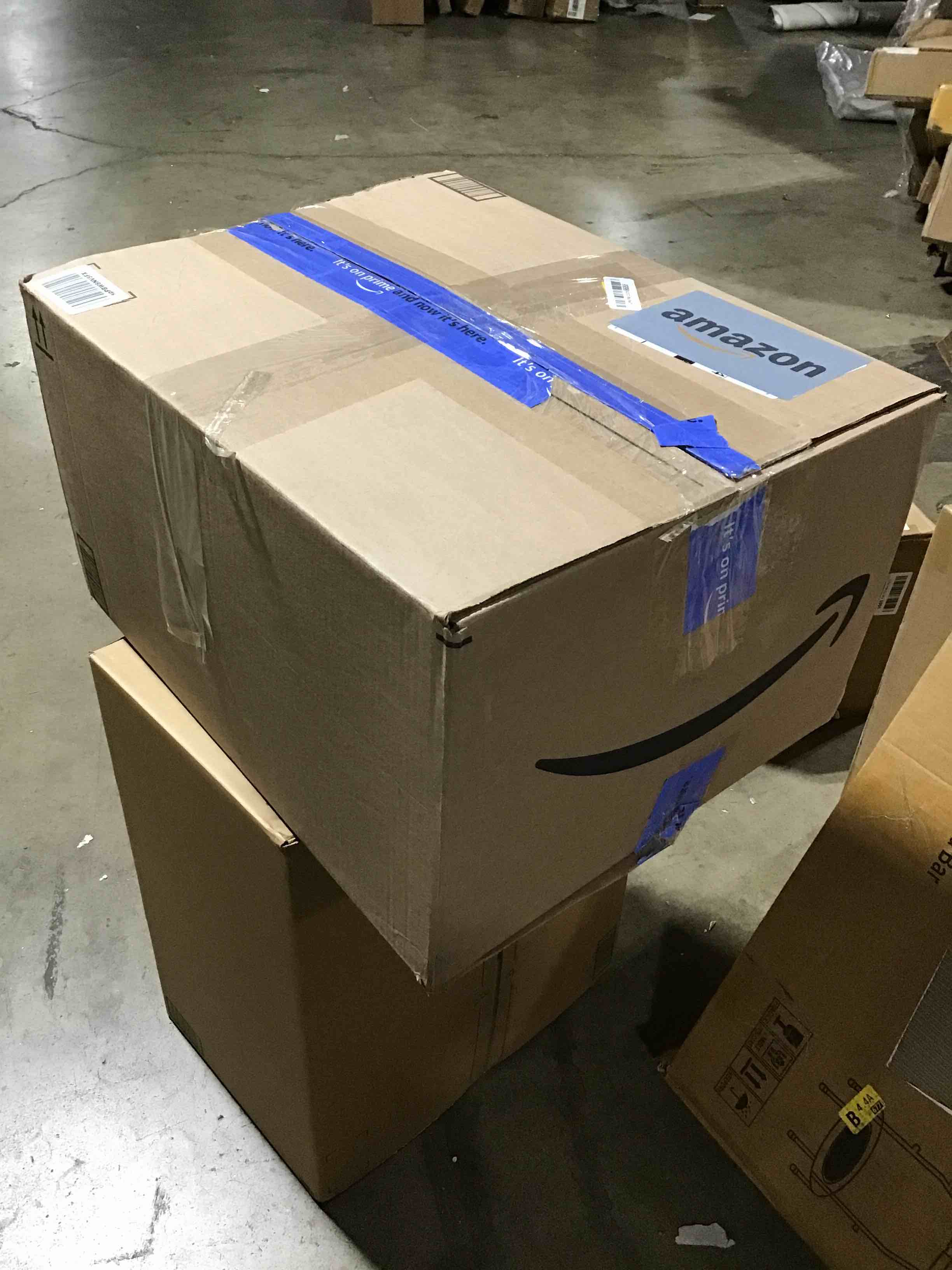 https://s3.amazonaws.com/lotting-images-prod/bidfta/BLU6190434_1714657682744.jpeg