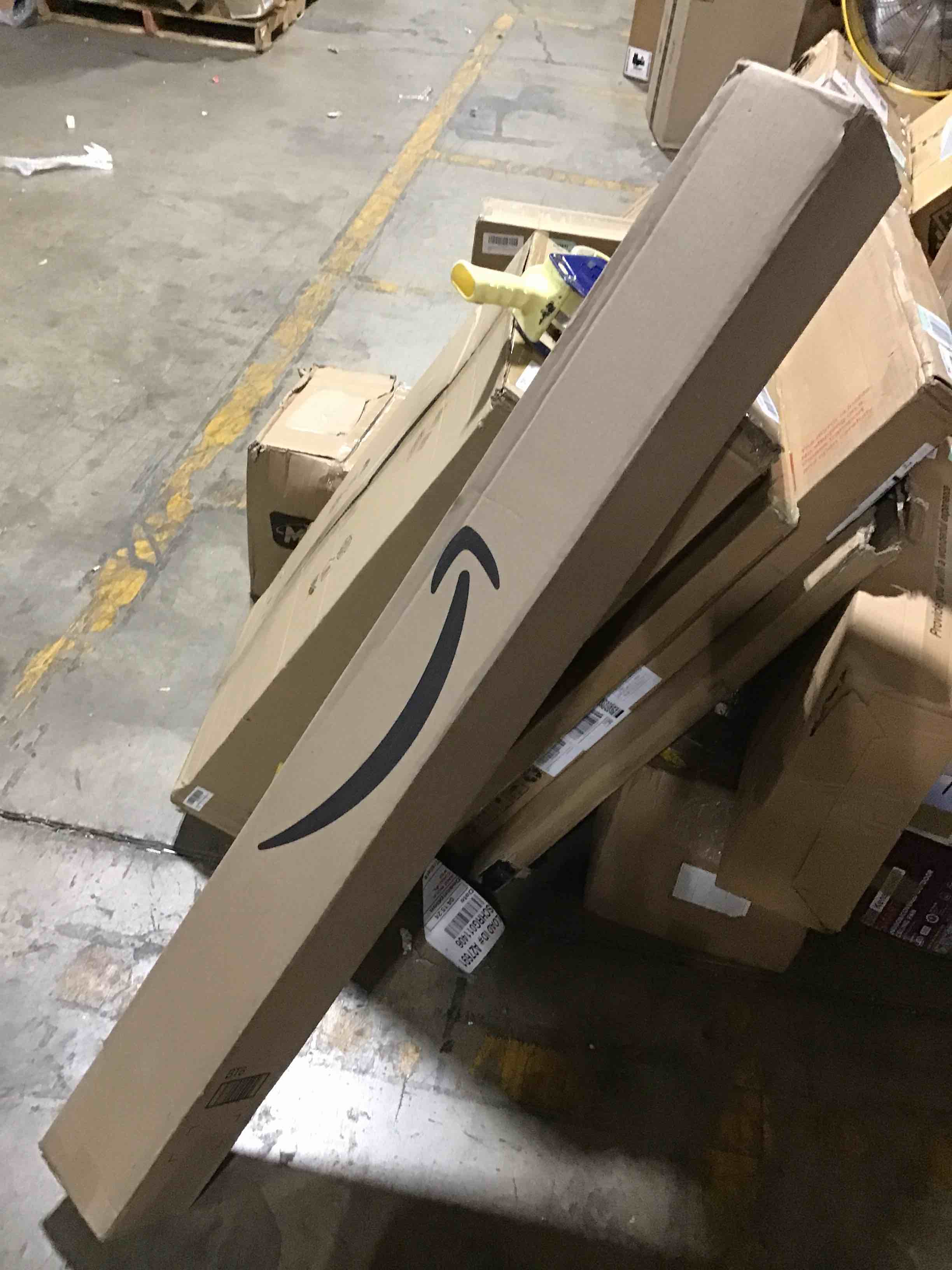 https://s3.amazonaws.com/lotting-images-prod/bidfta/BLU6190455_1714661131578.jpeg