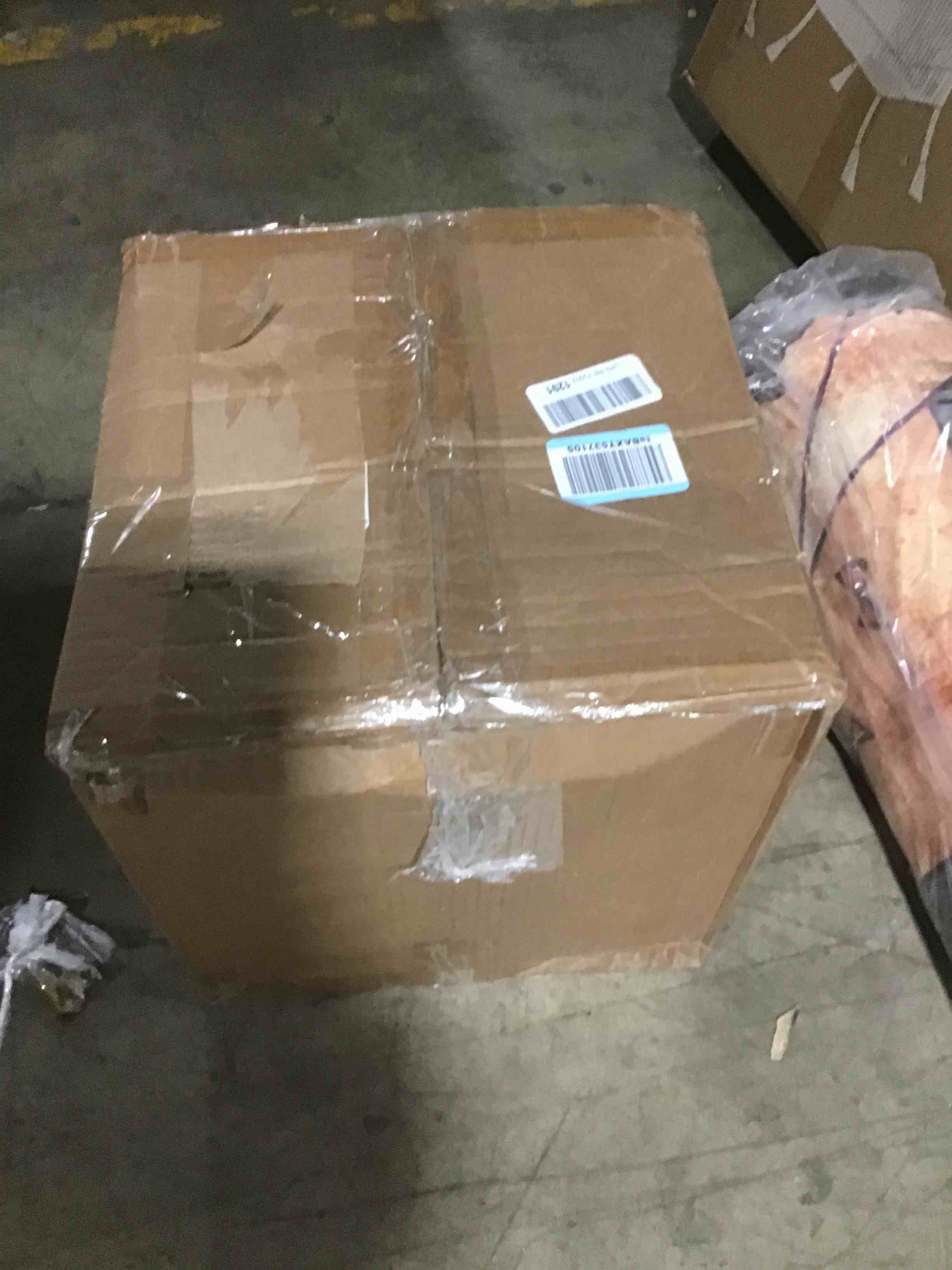 https://s3.amazonaws.com/lotting-images-prod/bidfta/BLU6191162_1715782276502.jpeg