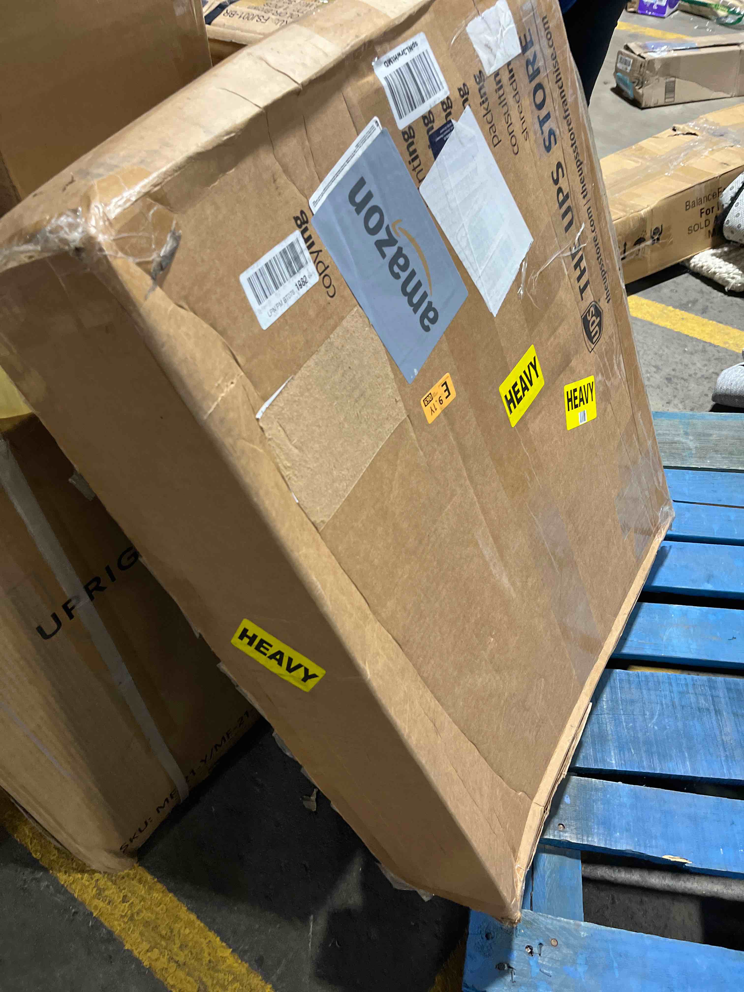 https://s3.amazonaws.com/lotting-images-prod/bidfta/BLU6191398_1715954265815.jpeg