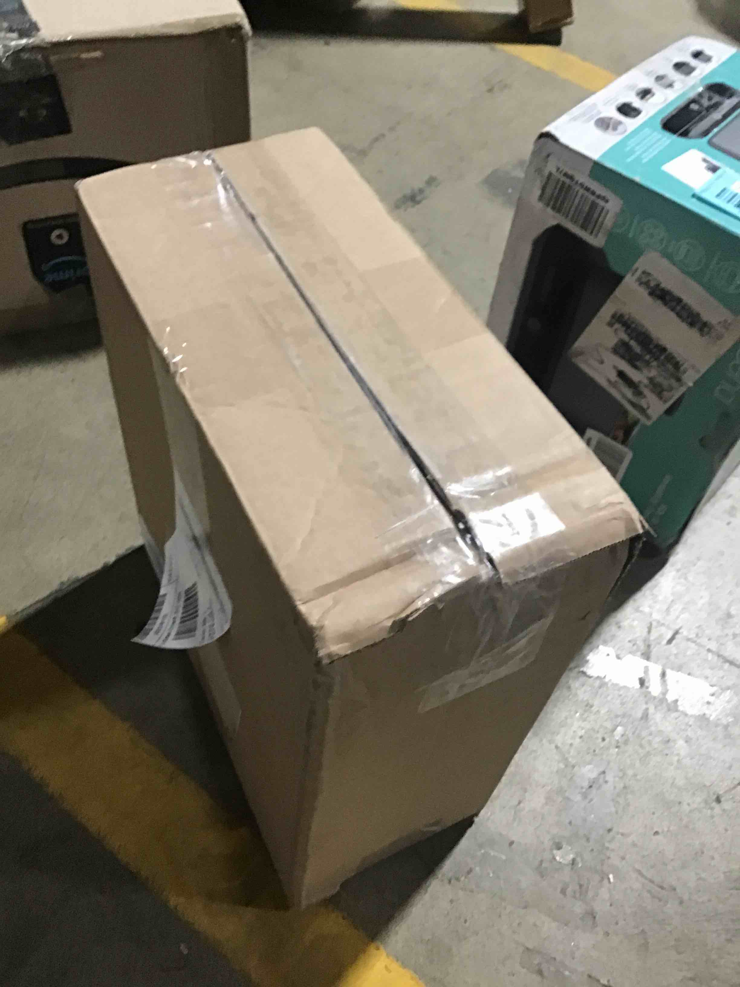 https://s3.amazonaws.com/lotting-images-prod/bidfta/BLU6191774_1716907770490.jpeg