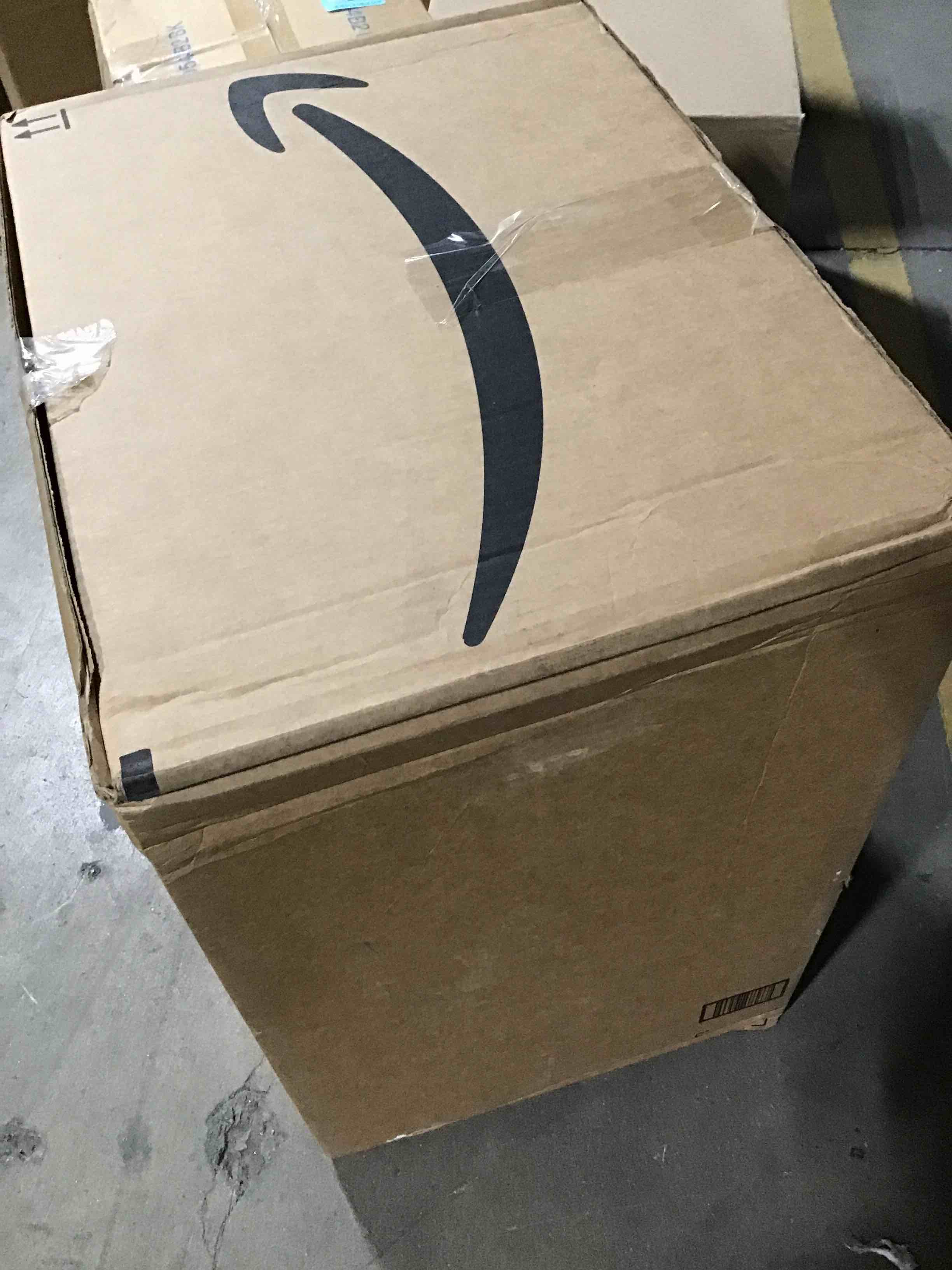 https://s3.amazonaws.com/lotting-images-prod/bidfta/BLU6191981_1717187809509.jpeg