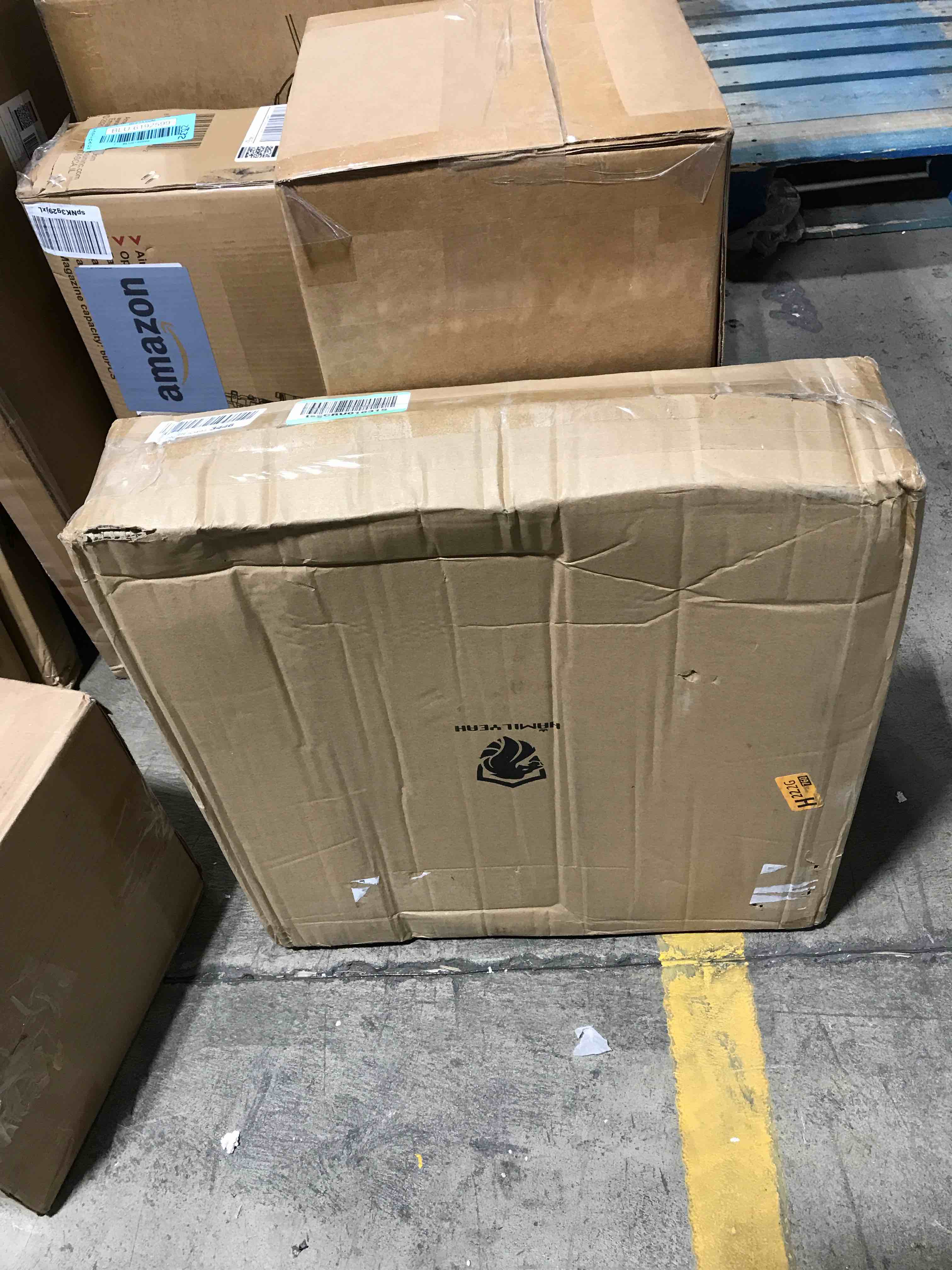 https://s3.amazonaws.com/lotting-images-prod/bidfta/BLU6192548_1715197757503.jpeg