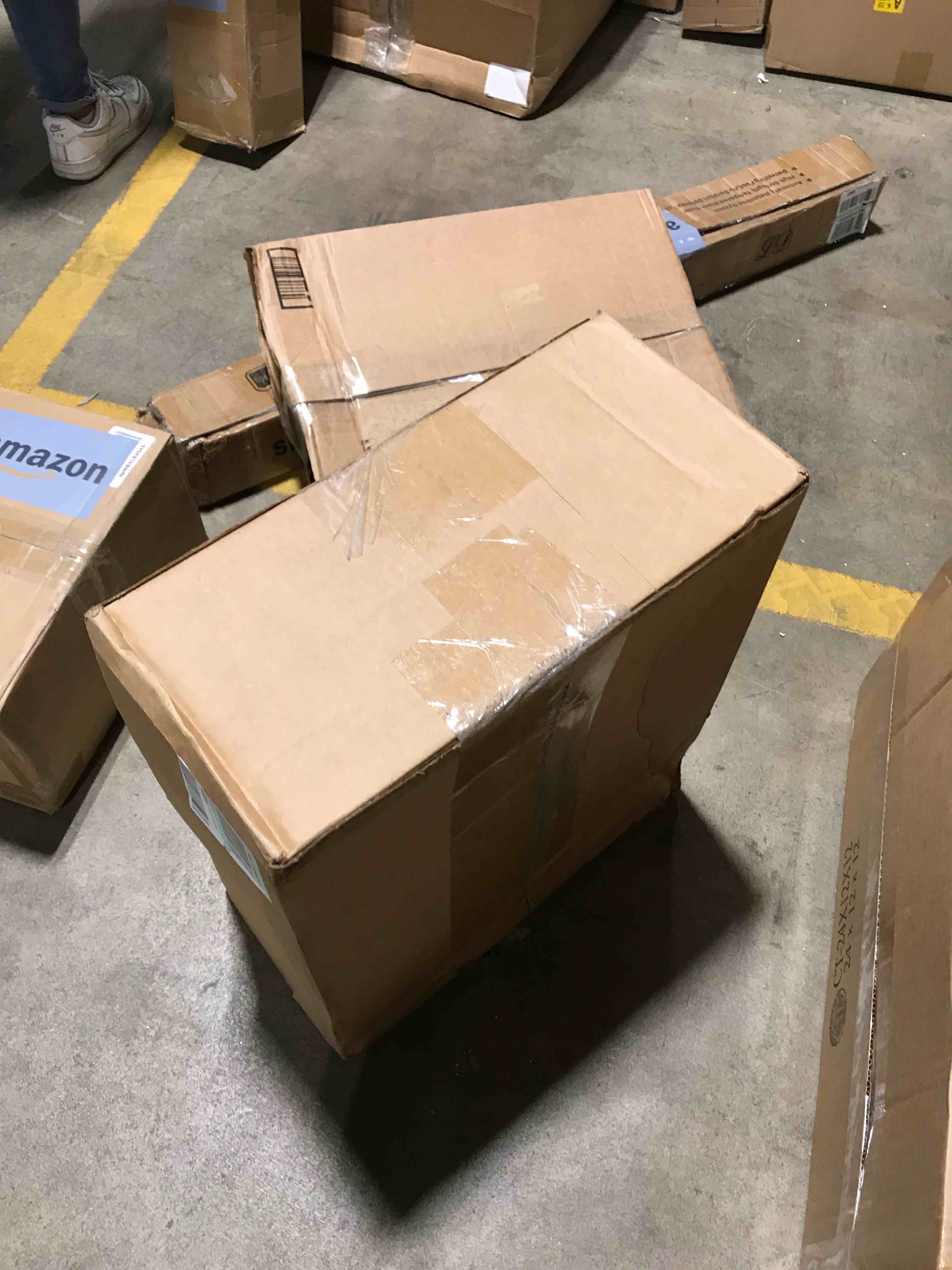 https://s3.amazonaws.com/lotting-images-prod/bidfta/BLU6192551_1715197908326.jpeg