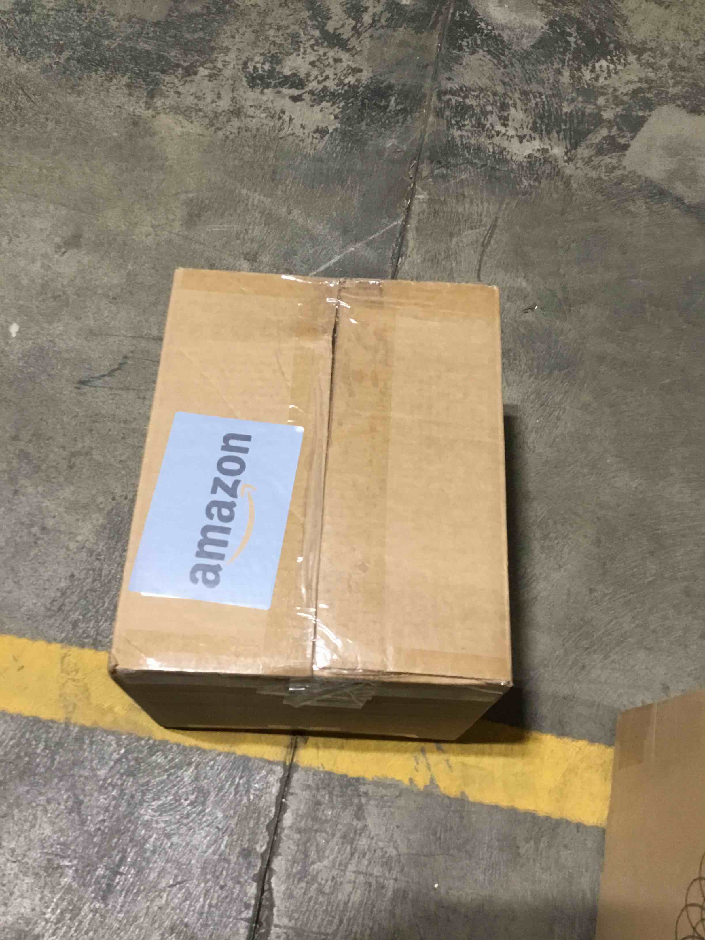 https://s3.amazonaws.com/lotting-images-prod/bidfta/BLU6192601_1715197792500.jpeg