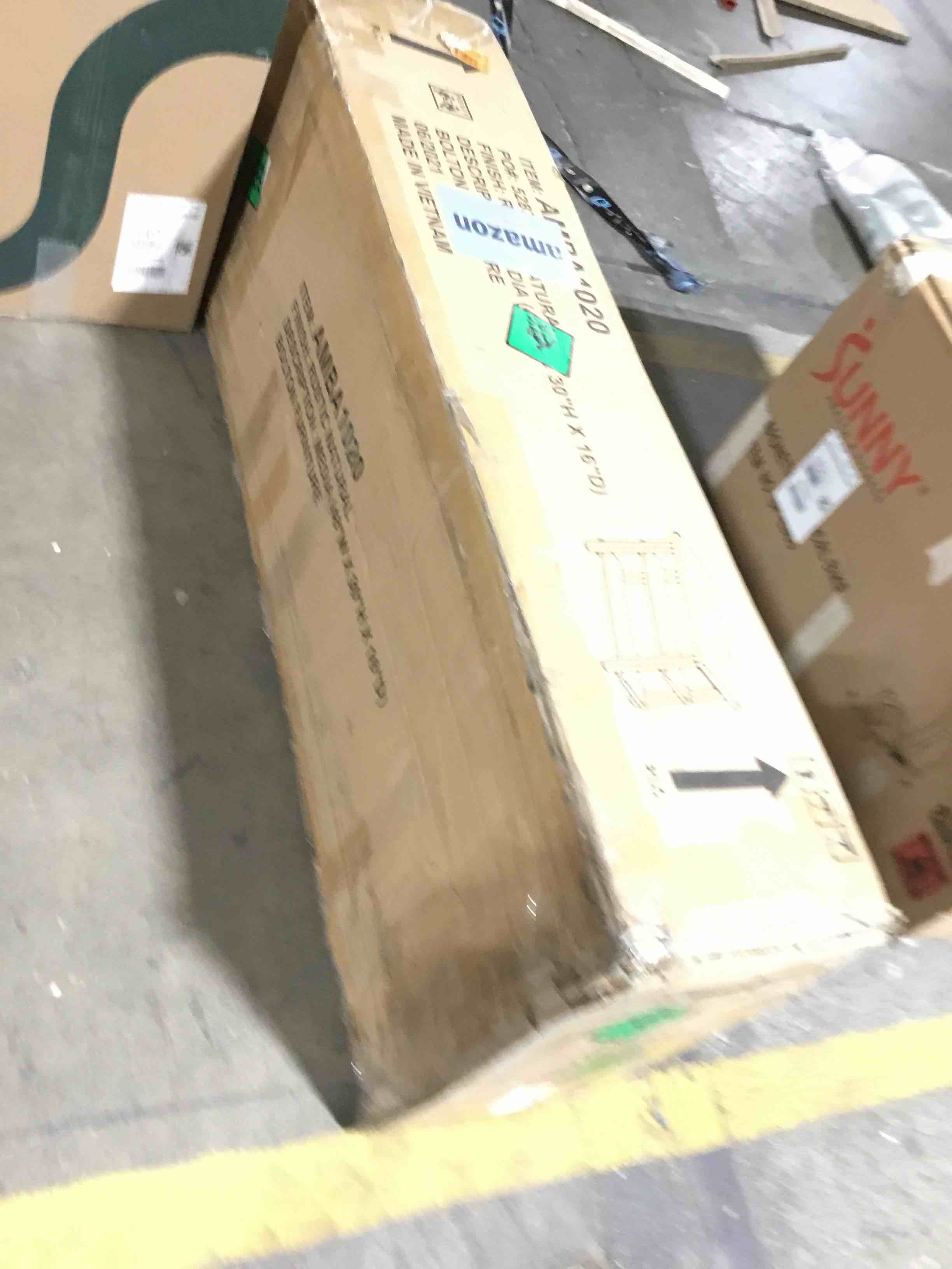 https://s3.amazonaws.com/lotting-images-prod/bidfta/BLU6194396_1716217178147.jpeg