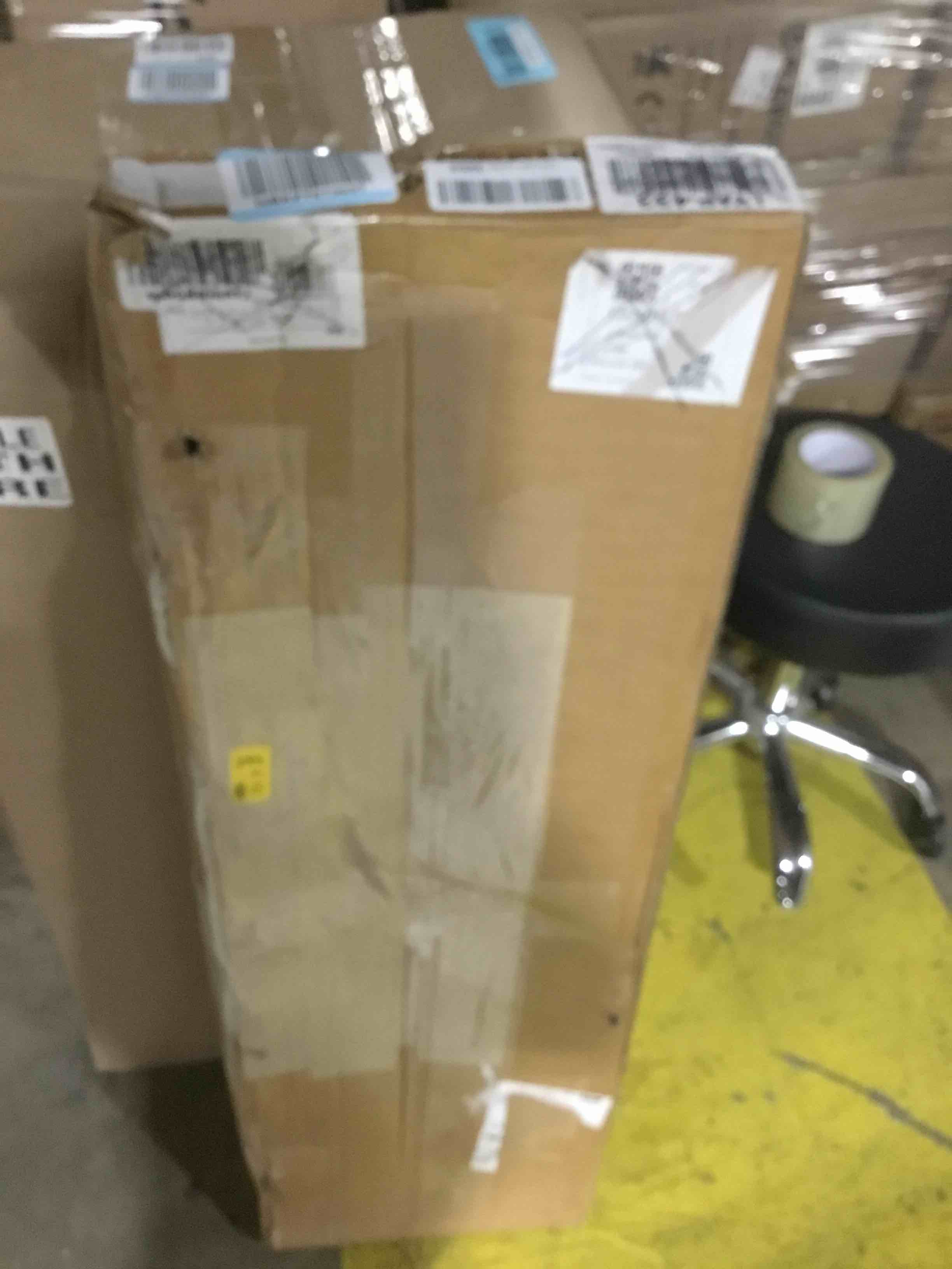 https://s3.amazonaws.com/lotting-images-prod/bidfta/BLU6196340_1714587886695.jpeg