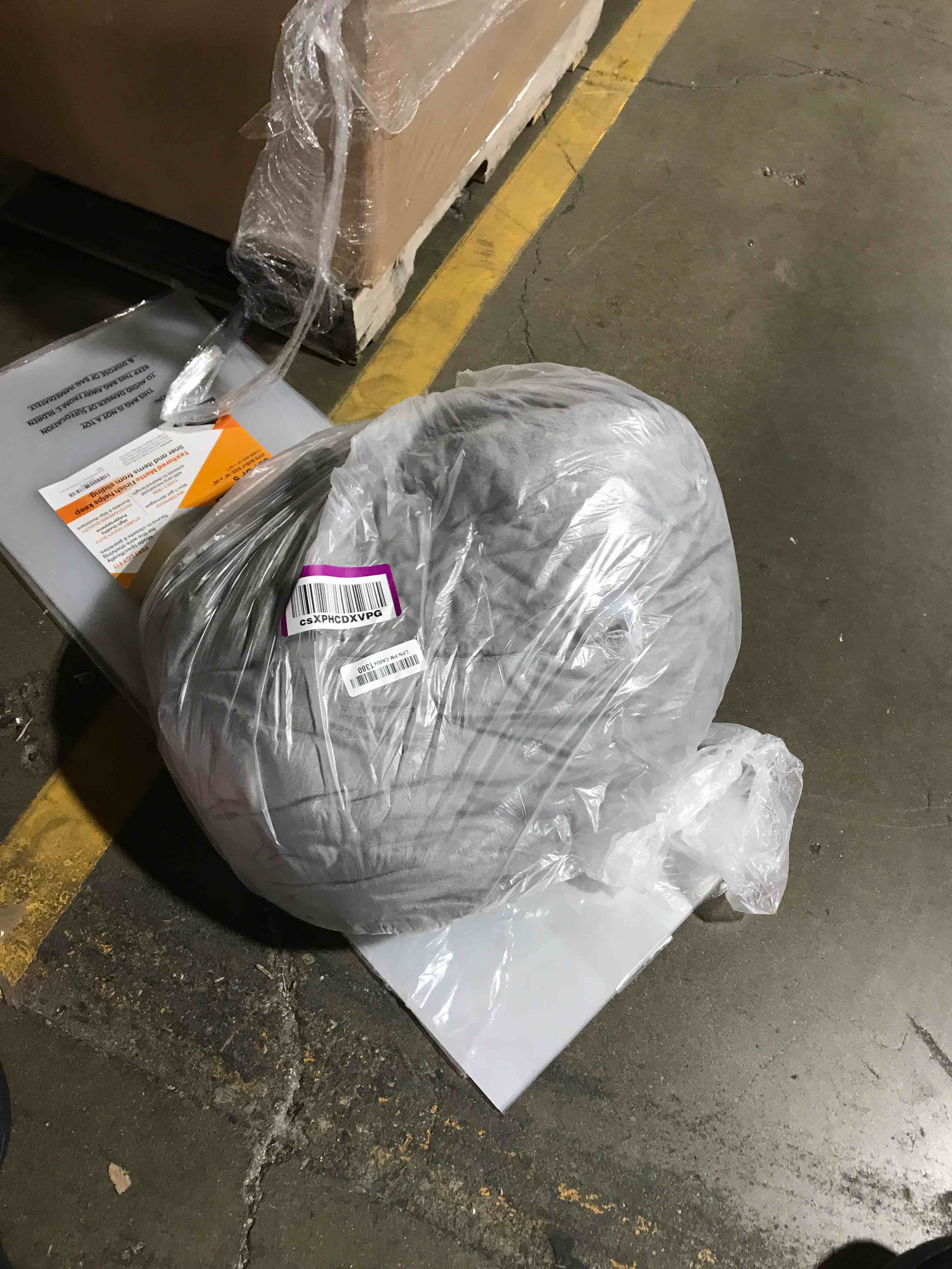 https://s3.amazonaws.com/lotting-images-prod/bidfta/BLU6196647_1715002408952.jpeg