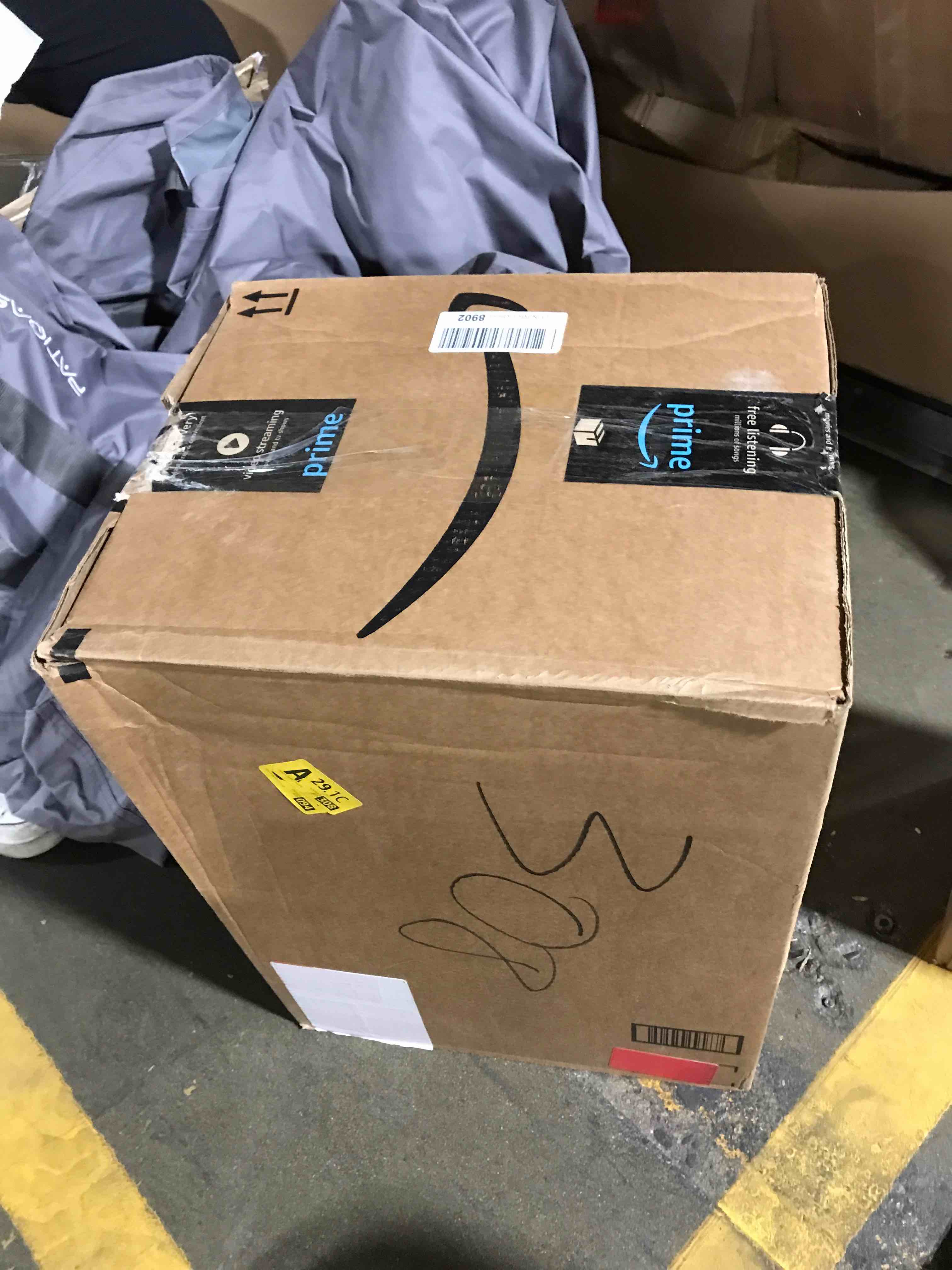 https://s3.amazonaws.com/lotting-images-prod/bidfta/BLU6196651_1715003091404.jpeg