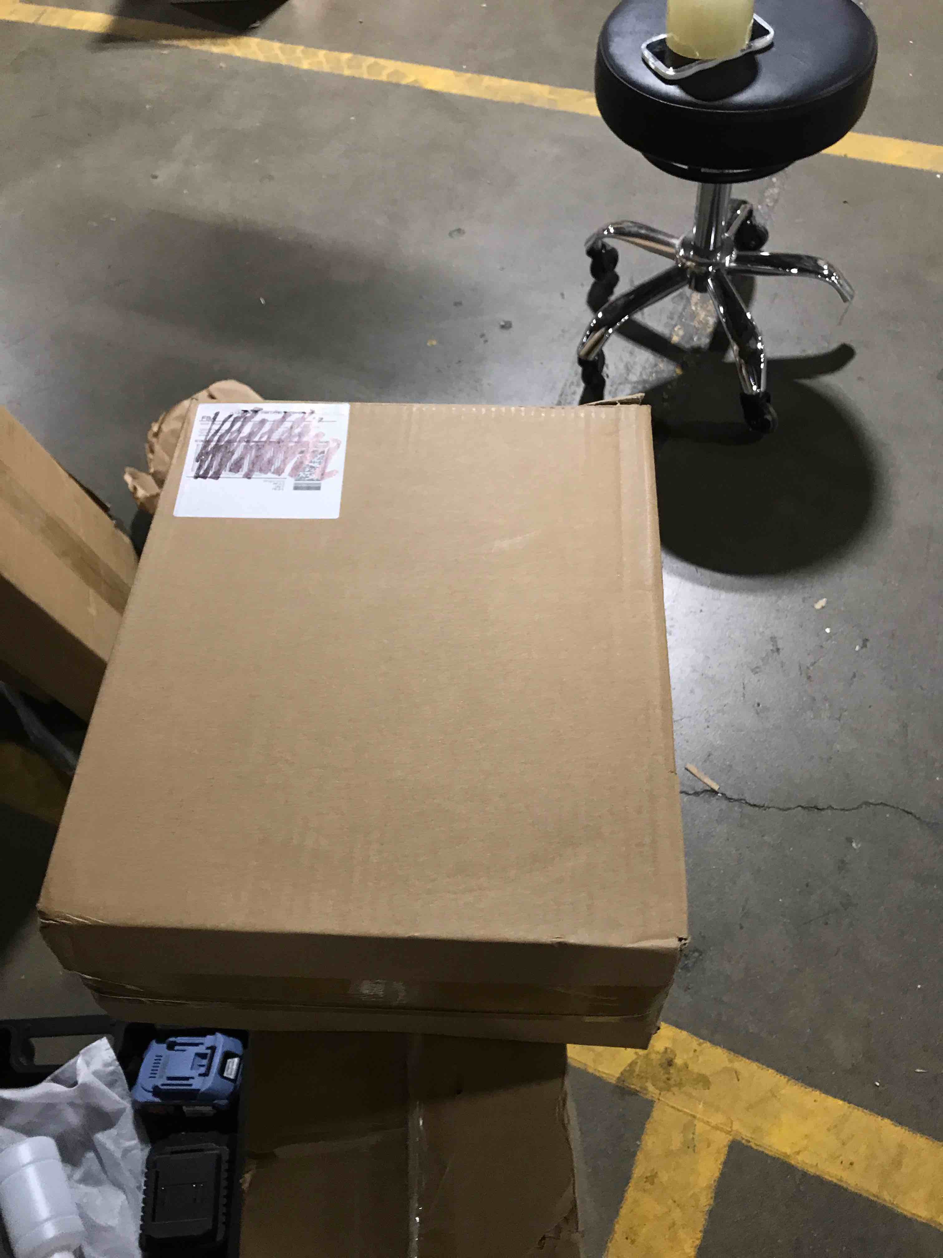 https://s3.amazonaws.com/lotting-images-prod/bidfta/BLU6196657_1715003657488.jpeg