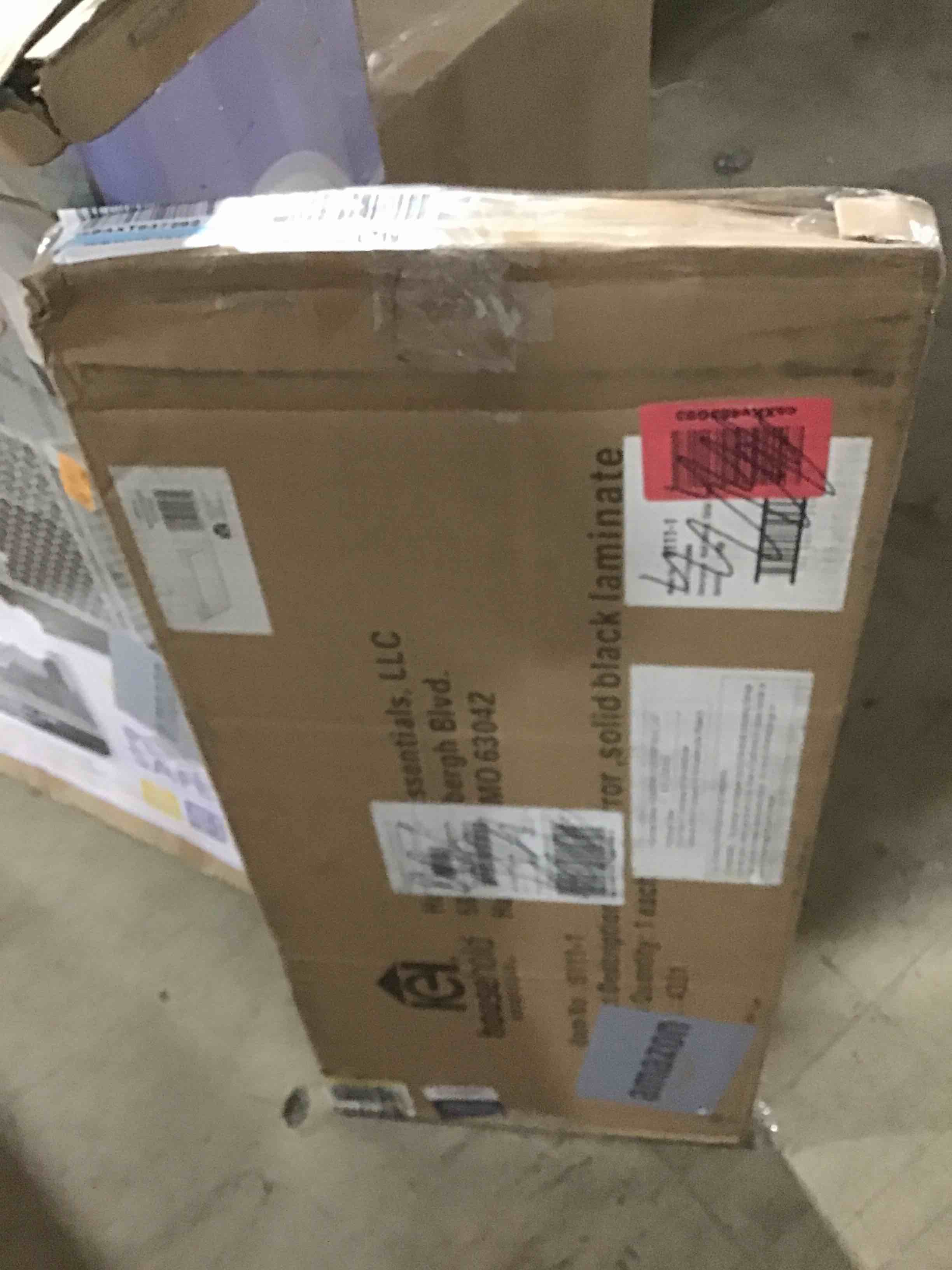 https://s3.amazonaws.com/lotting-images-prod/bidfta/BLU6199072_1714766558821.jpeg