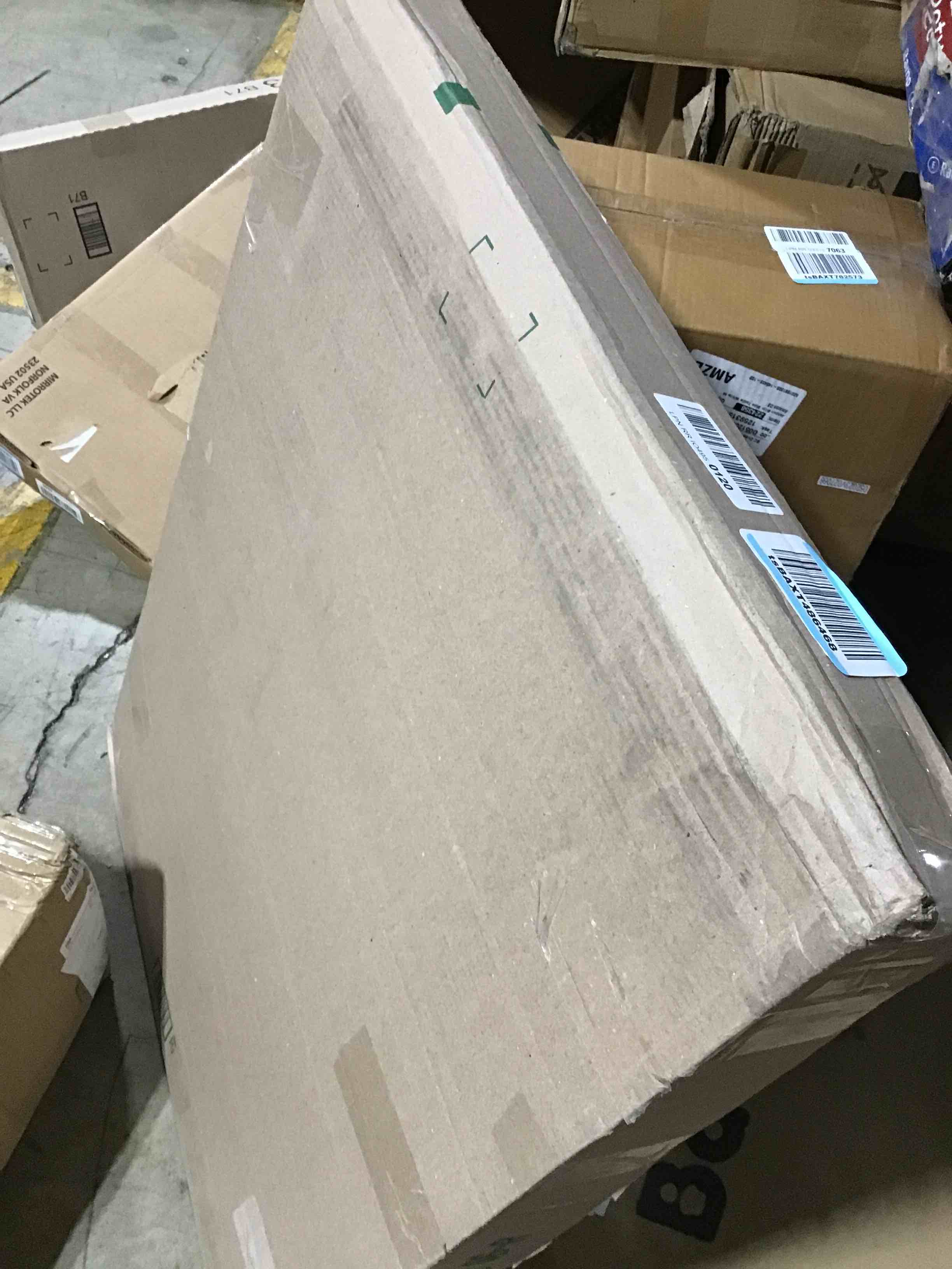 https://s3.amazonaws.com/lotting-images-prod/bidfta/BLU6199098_1714759208784.jpeg