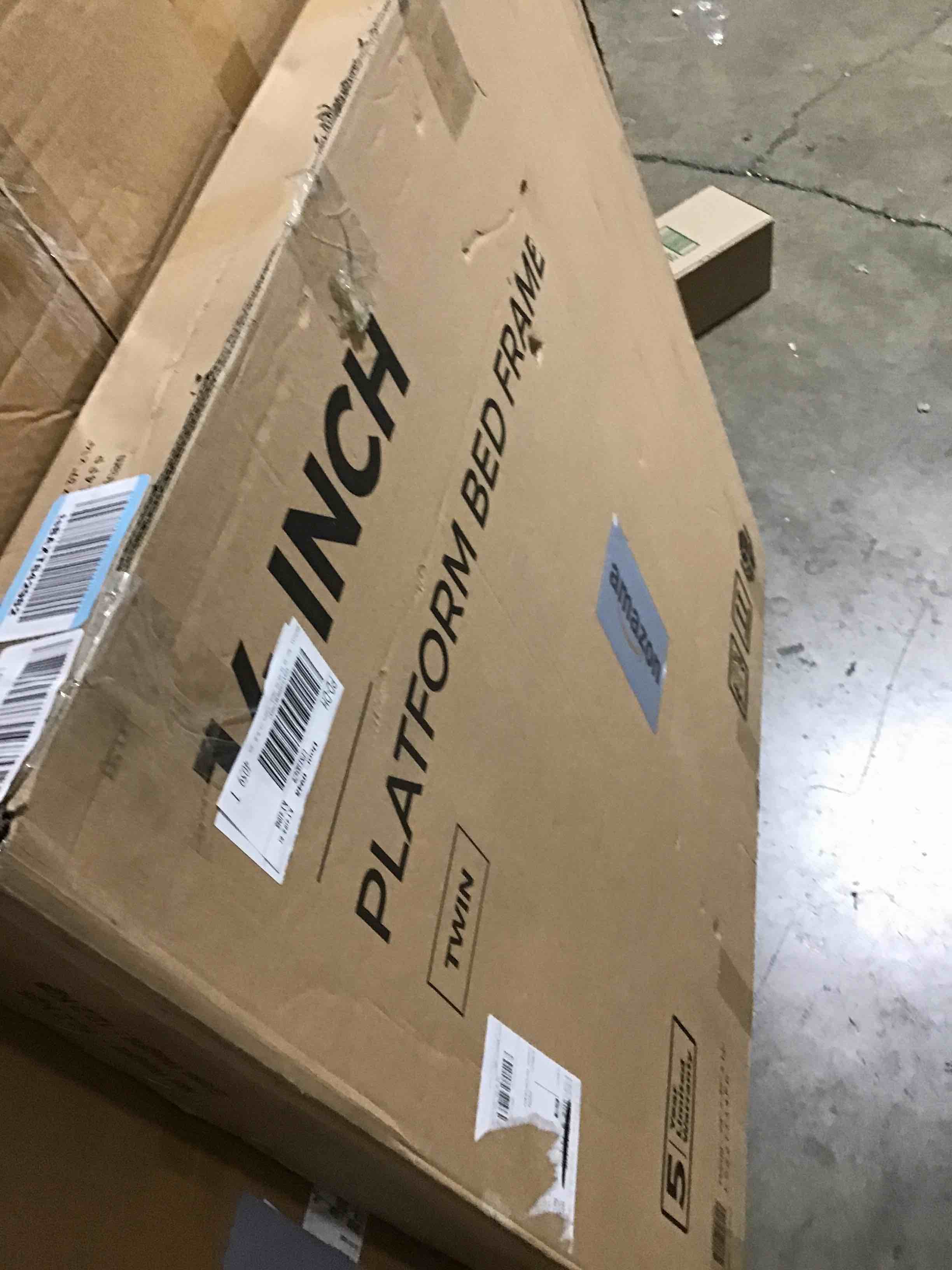 https://s3.amazonaws.com/lotting-images-prod/bidfta/BLU6199100_1714759146215.jpeg