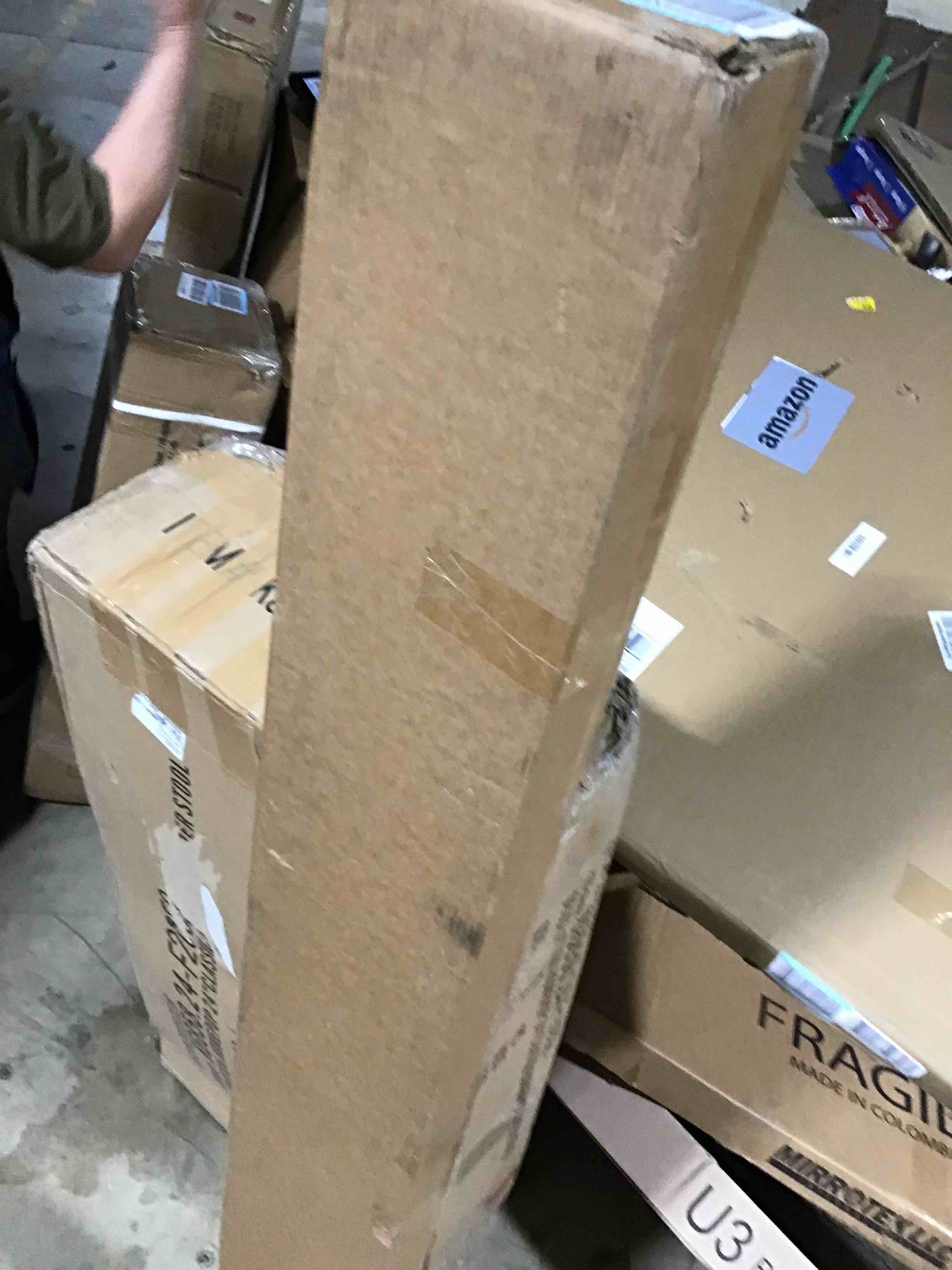 https://s3.amazonaws.com/lotting-images-prod/bidfta/BLU6199108_1714758073293.jpeg