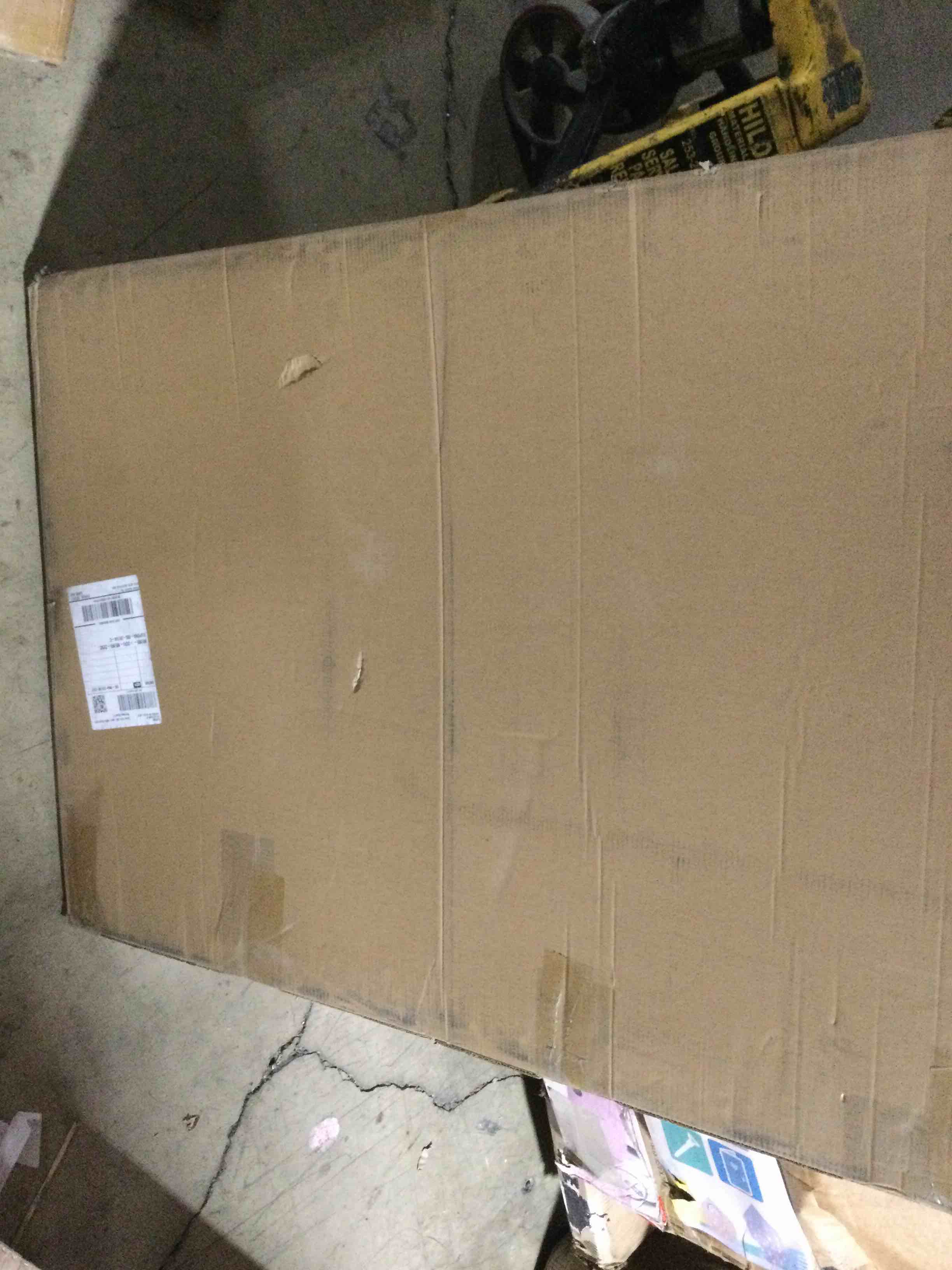 https://s3.amazonaws.com/lotting-images-prod/bidfta/BLU6199120_1714758953132.jpeg