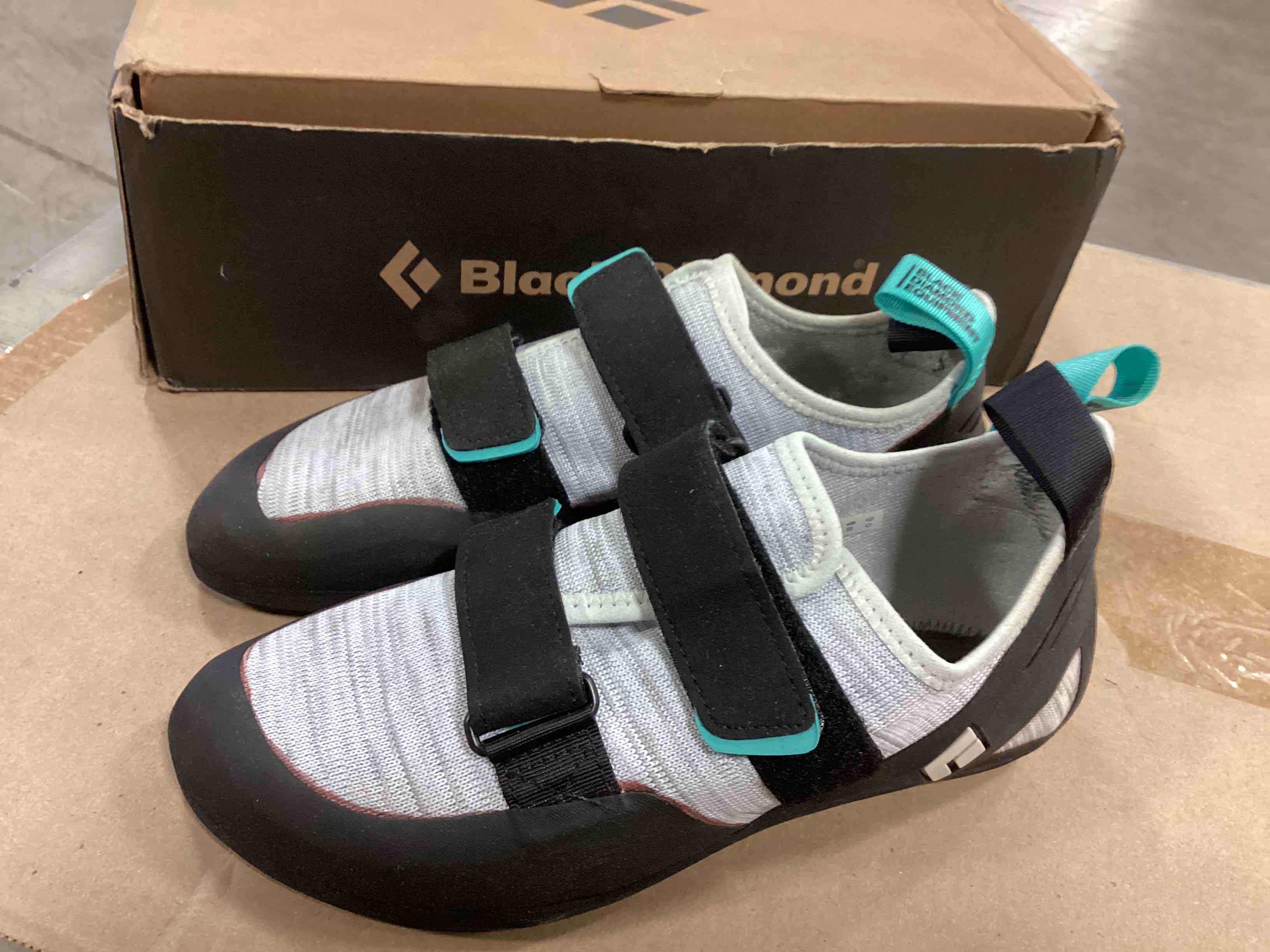 BLACK DIAMOND SIZE 6.5 MOMENTUM WOMEN’S SHOES, BLACK/ALLOY