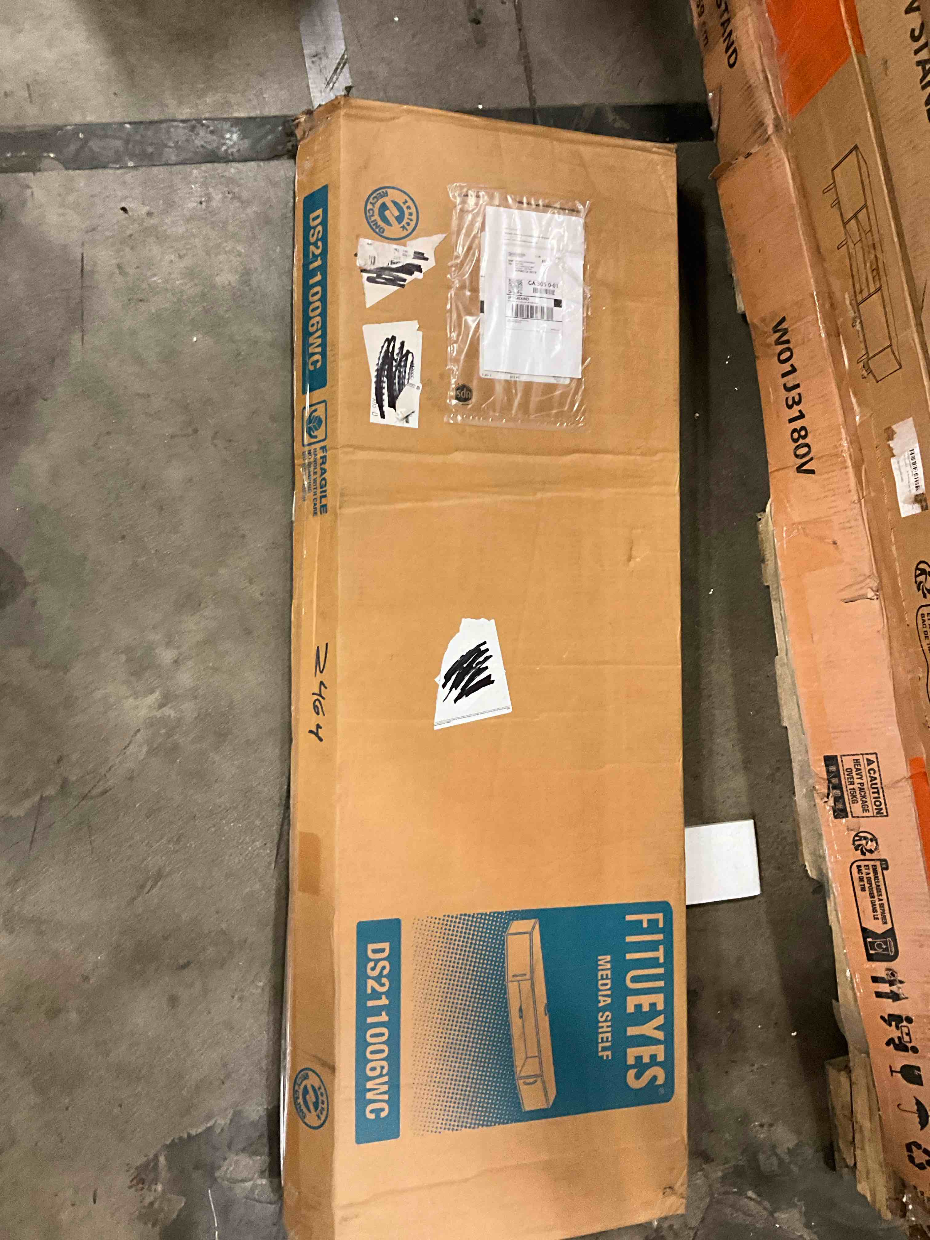 https://s3.amazonaws.com/lotting-images-prod/bidfta/BLU6206538_1717690018876.jpeg