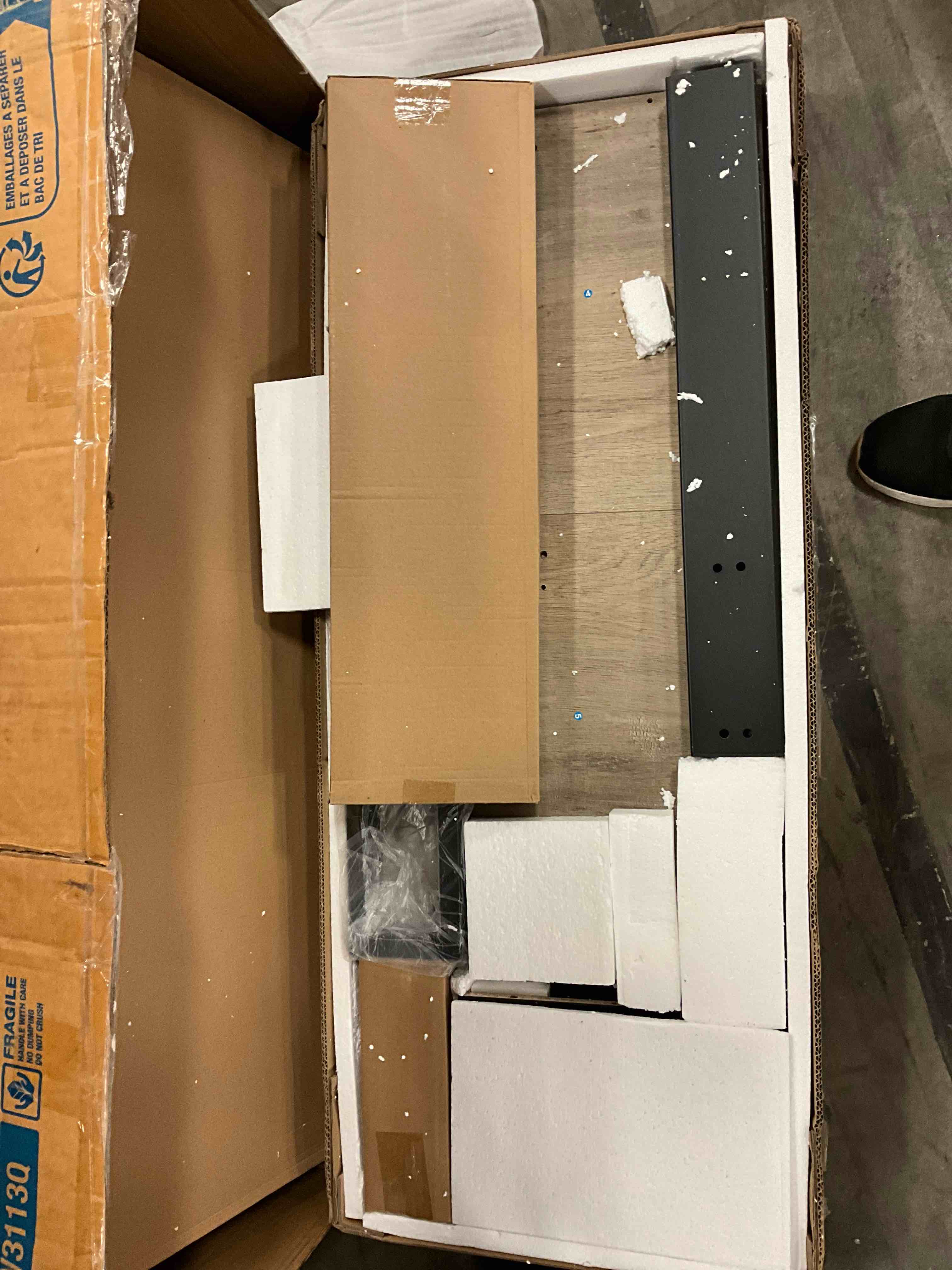 https://s3.amazonaws.com/lotting-images-prod/bidfta/BLU6206543_1717692088340.jpeg