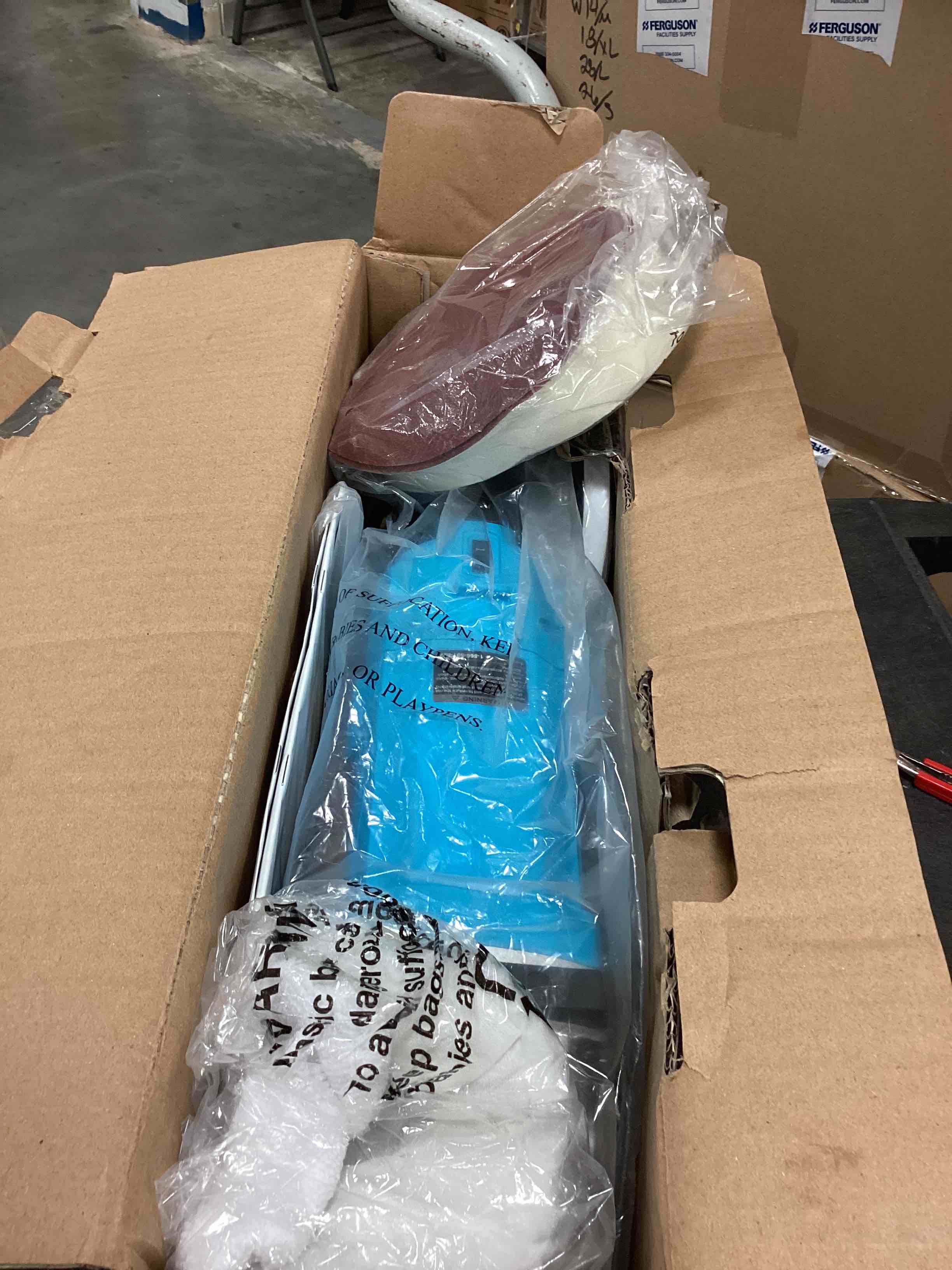 https://s3.amazonaws.com/lotting-images-prod/bidfta/BLU6207455_1711977239898.jpeg