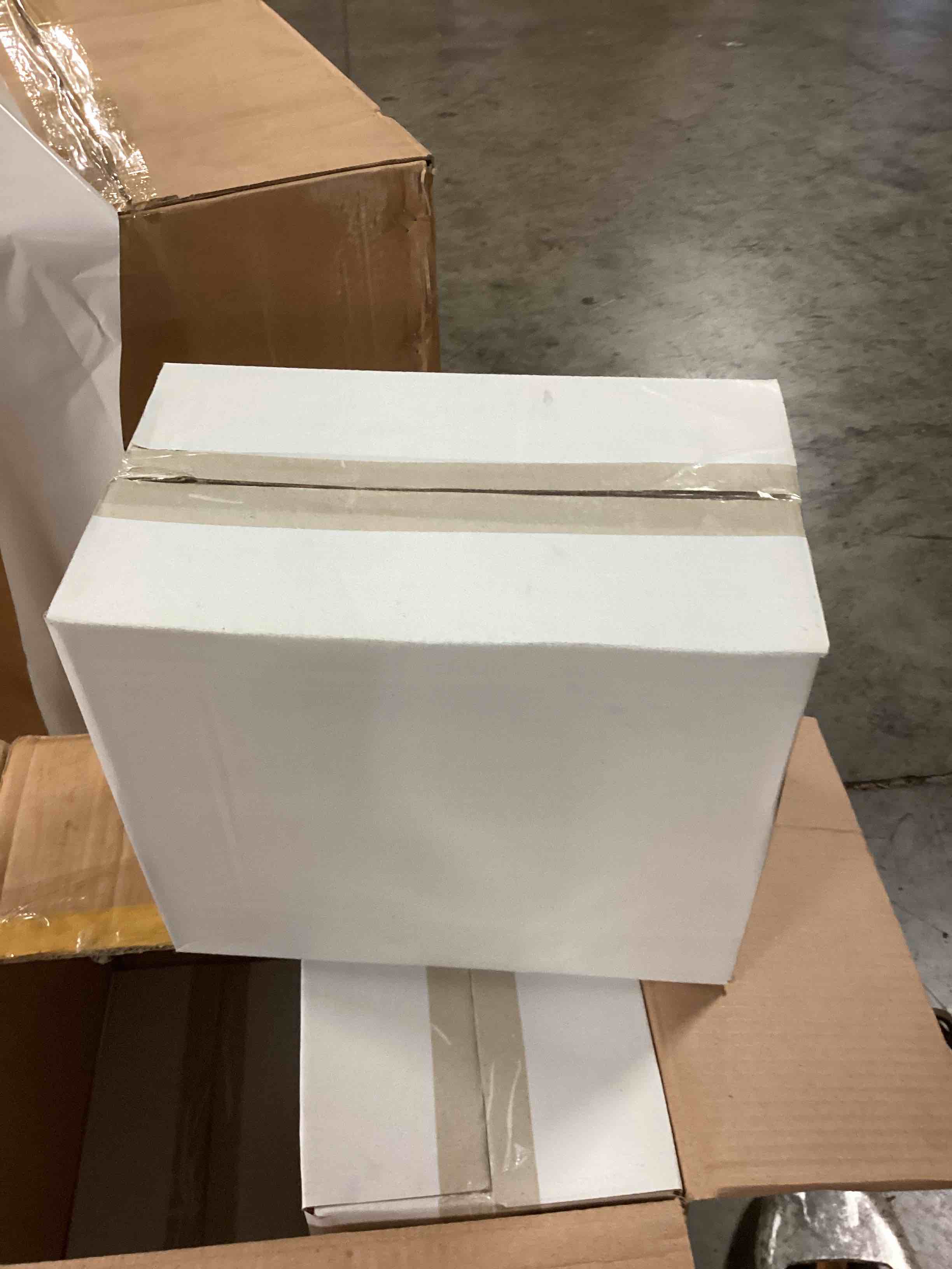 https://s3.amazonaws.com/lotting-images-prod/bidfta/BLU6208370_1712946871354.jpeg