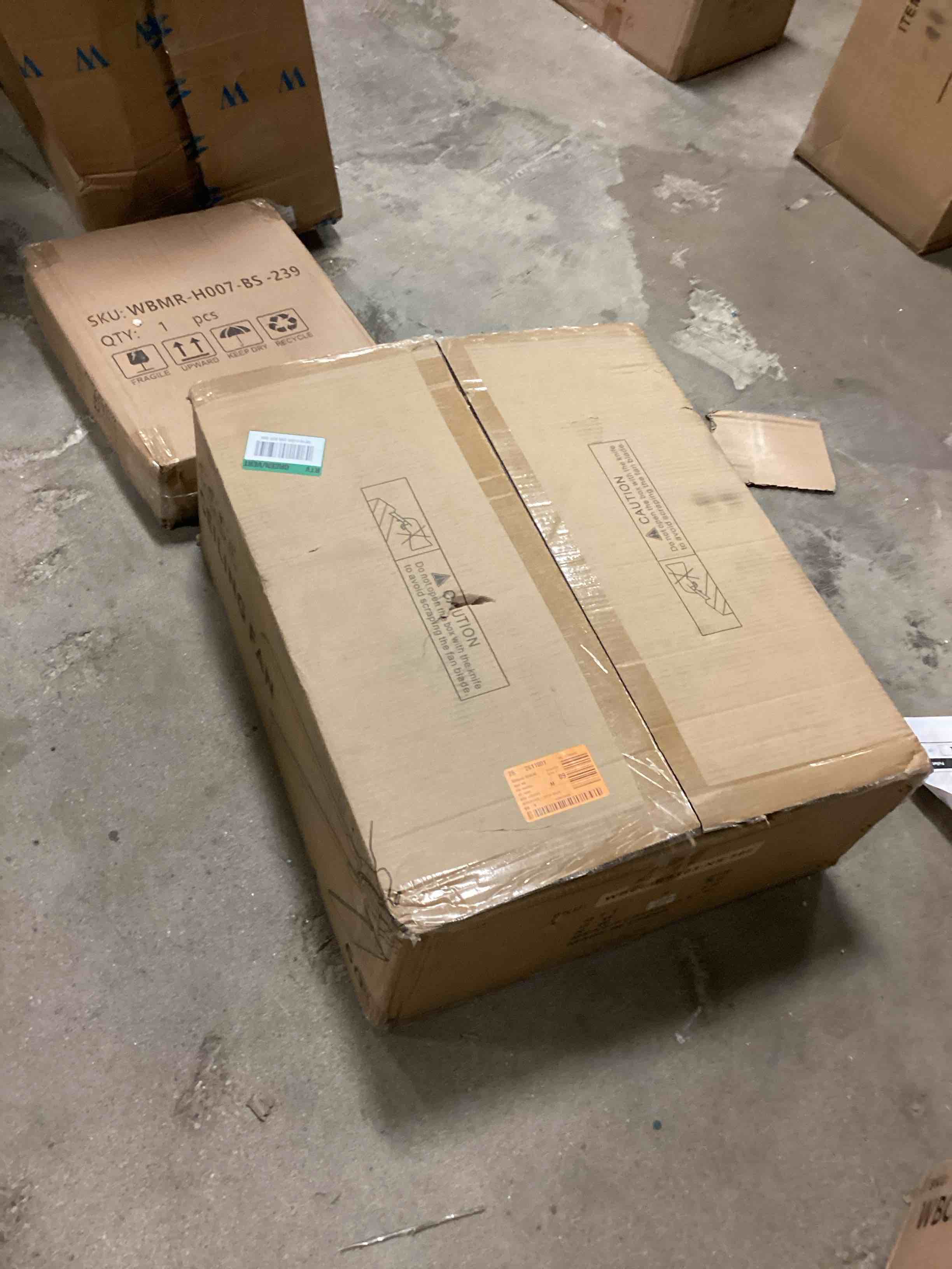 https://s3.amazonaws.com/lotting-images-prod/bidfta/BLU6209254_1713903741968.jpeg