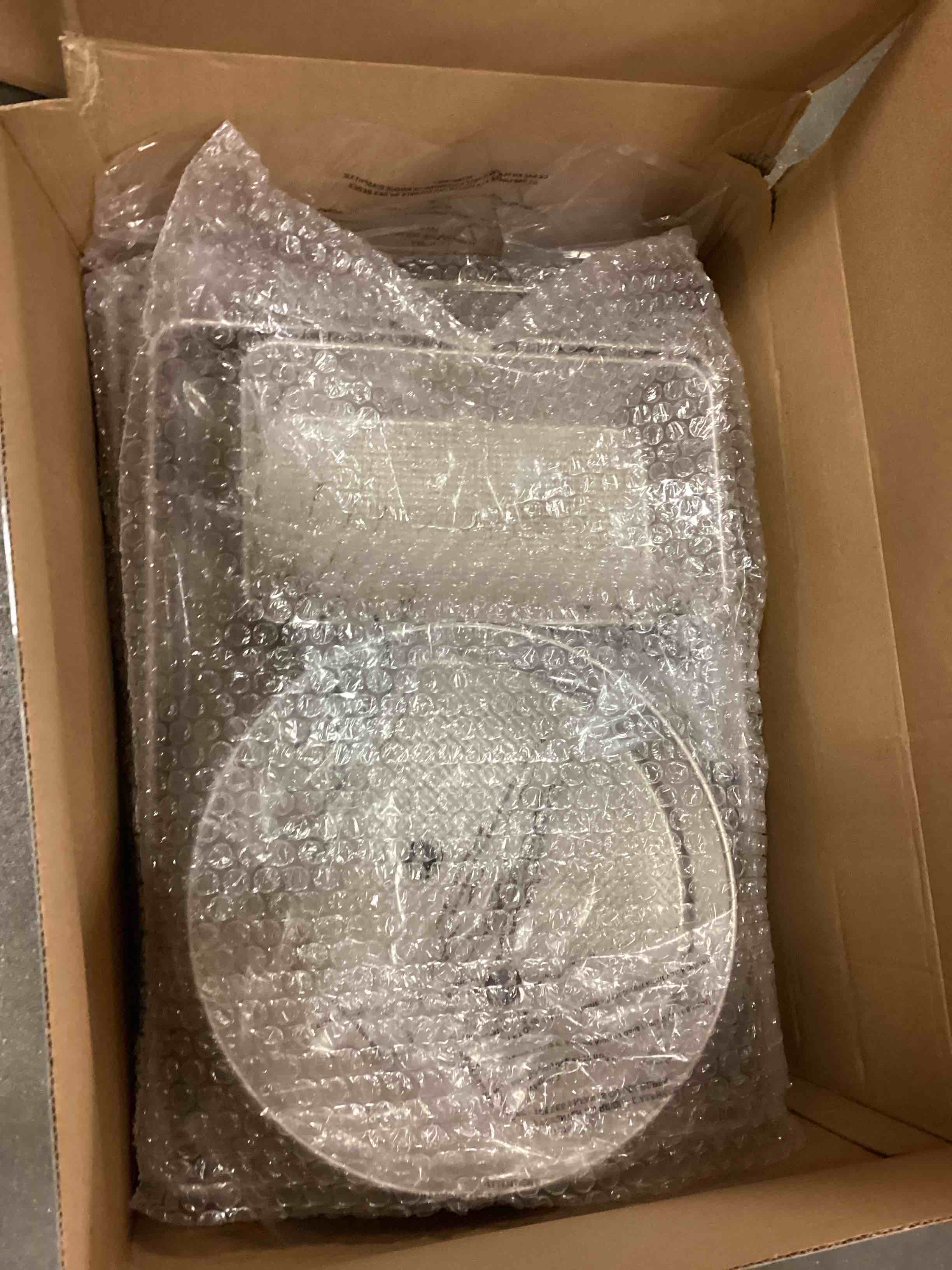 https://s3.amazonaws.com/lotting-images-prod/bidfta/BLU6211812_1714146330792.jpeg