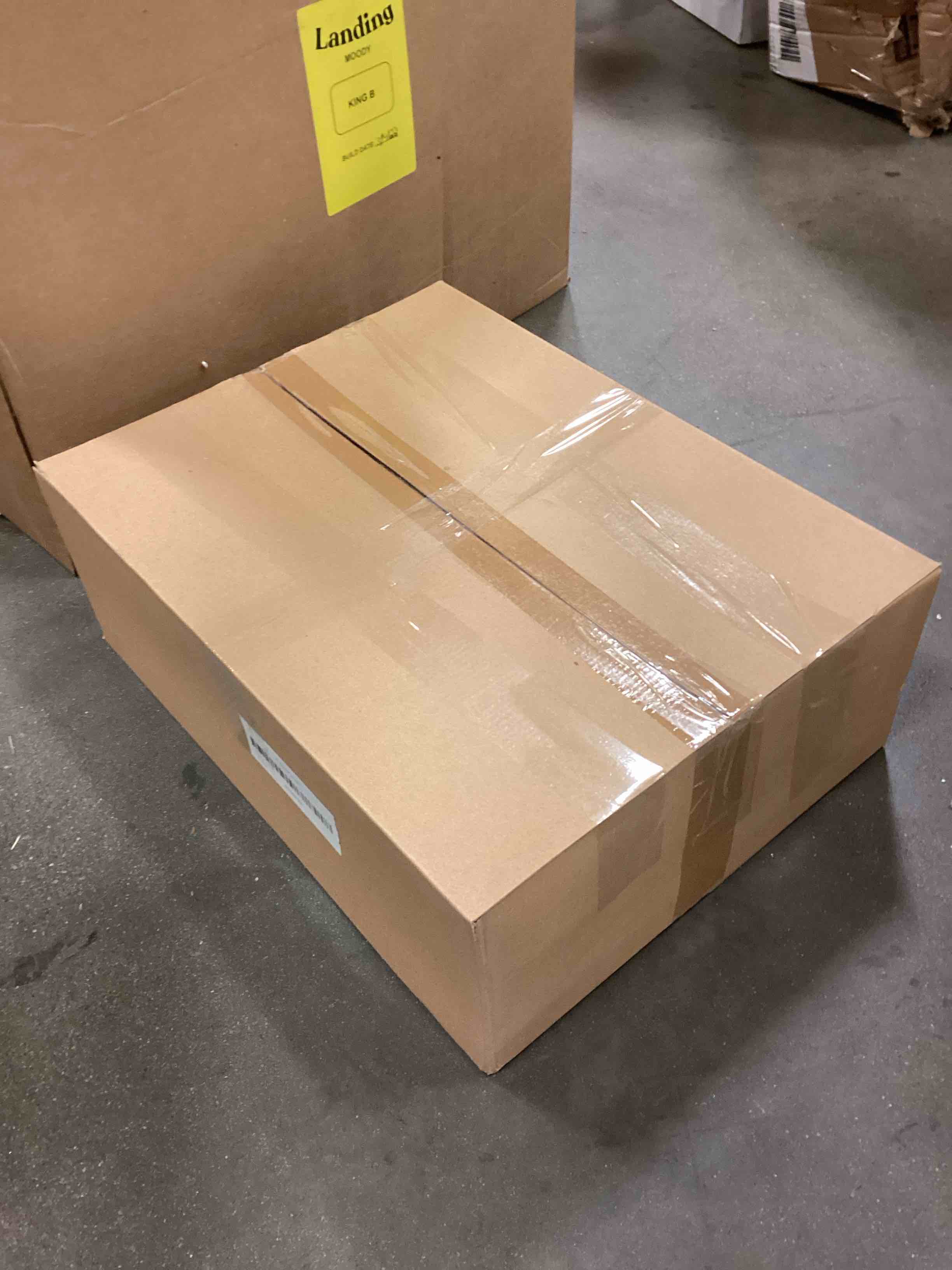 https://s3.amazonaws.com/lotting-images-prod/bidfta/BLU6211812_1714146379335.jpeg