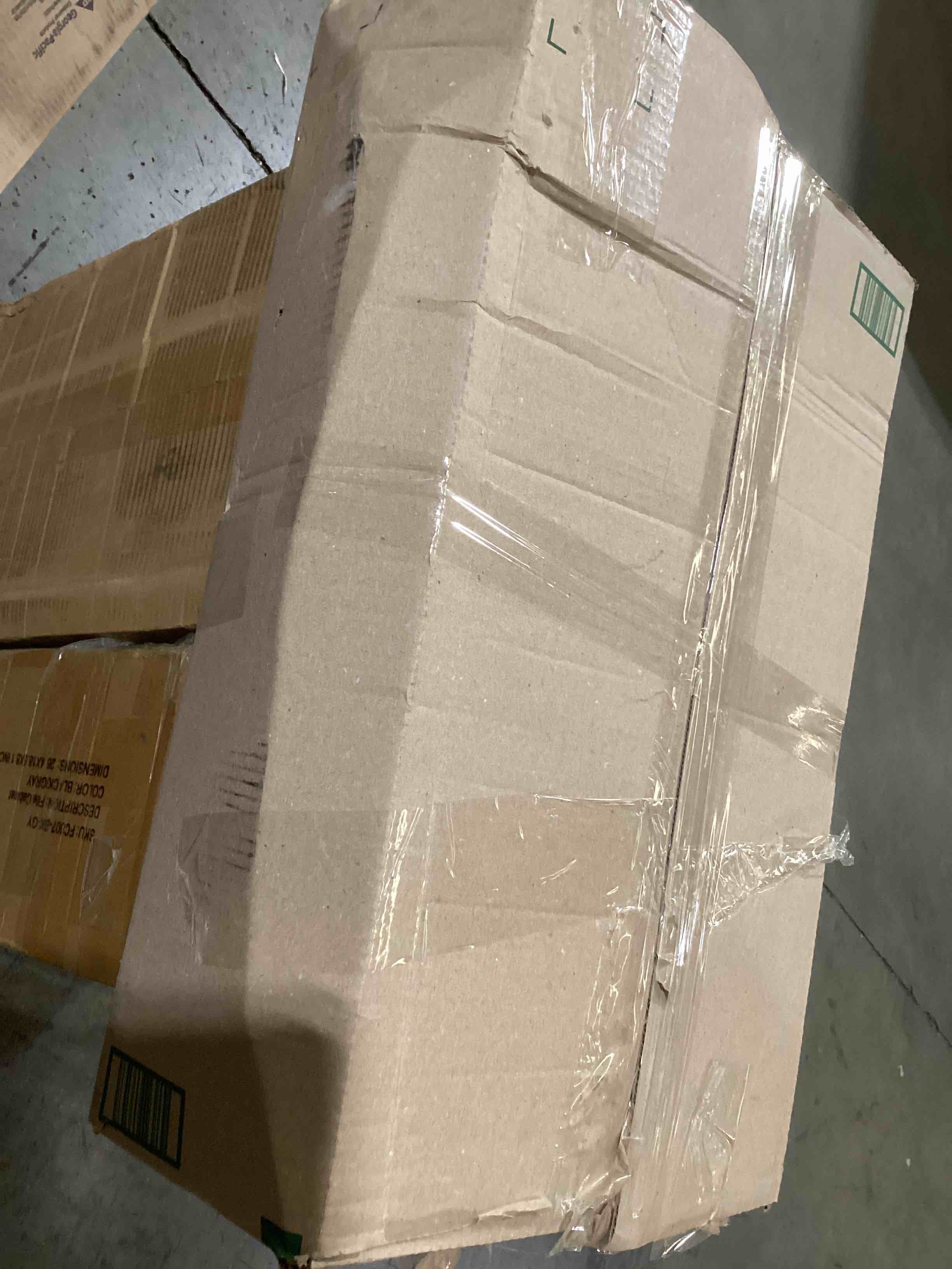 https://s3.amazonaws.com/lotting-images-prod/bidfta/BLU6229187_1718119947409.jpeg