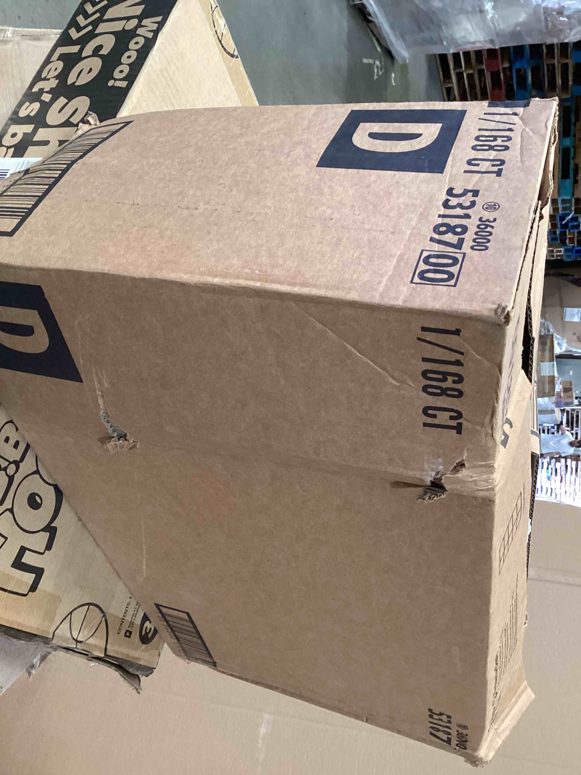 https://s3.amazonaws.com/lotting-images-prod/bidfta/BLU6229424_1718120791373.jpeg