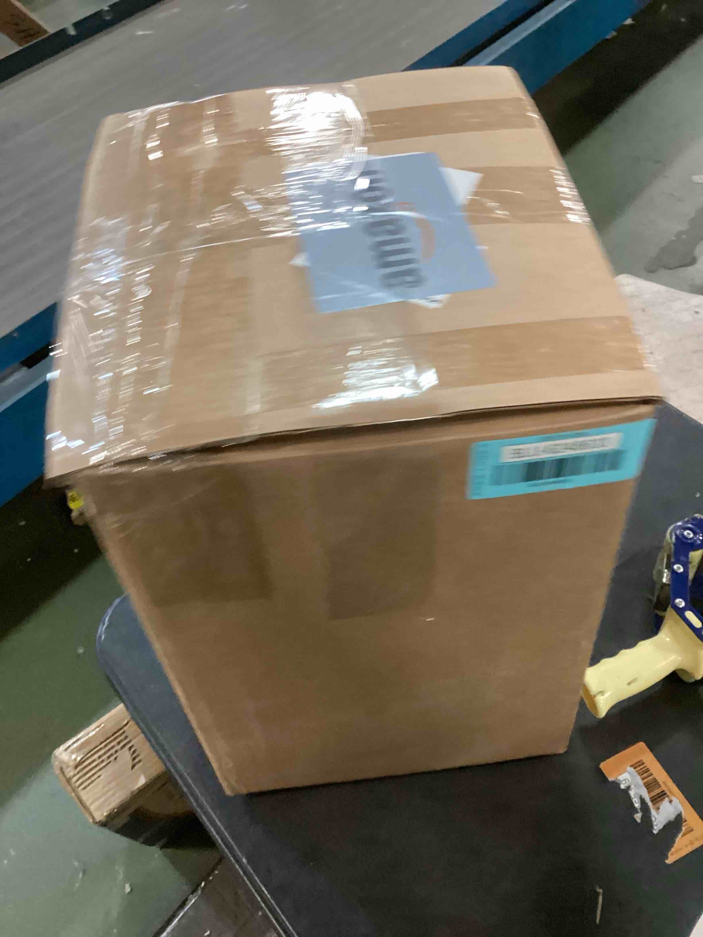 https://s3.amazonaws.com/lotting-images-prod/bidfta/BLU6248633_1714044851272.jpeg
